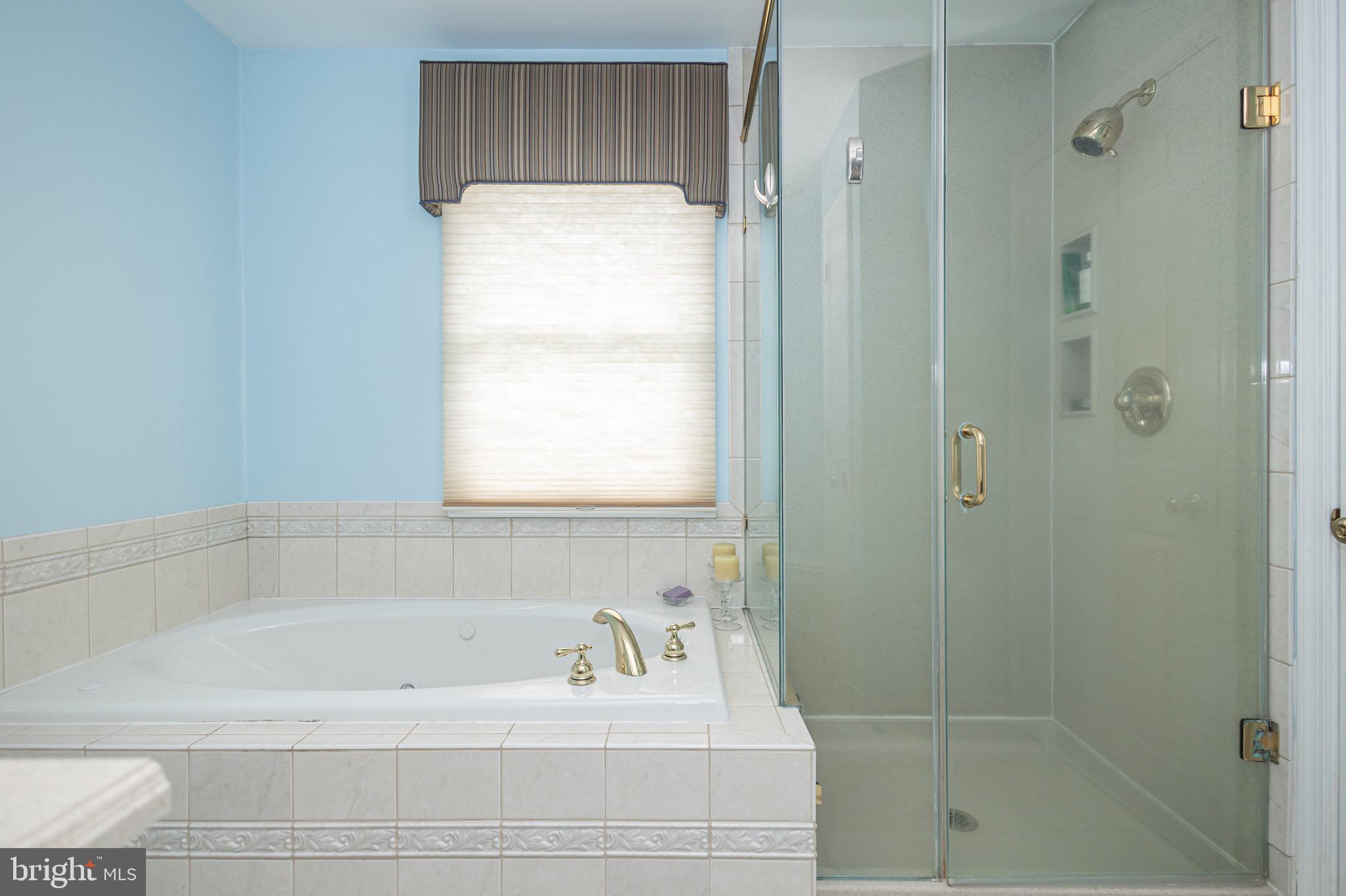 RIVER KNOLL - Residential