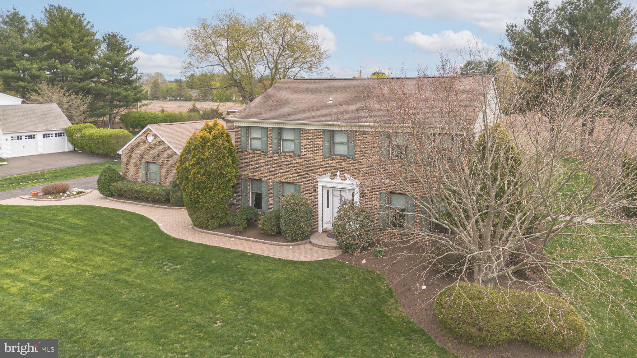 RIVER KNOLL - Residential