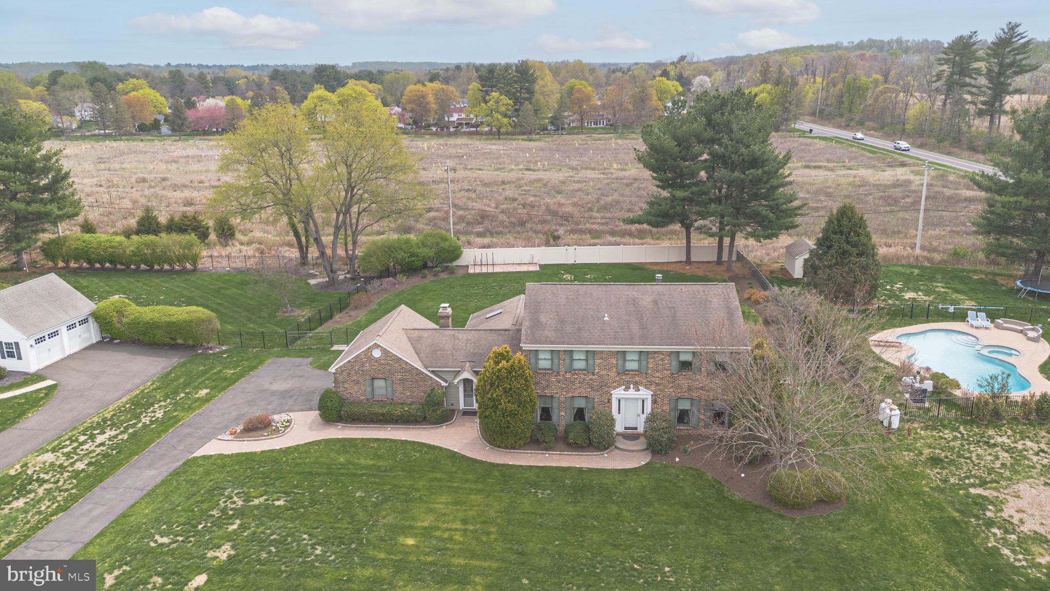 RIVER KNOLL - Residential