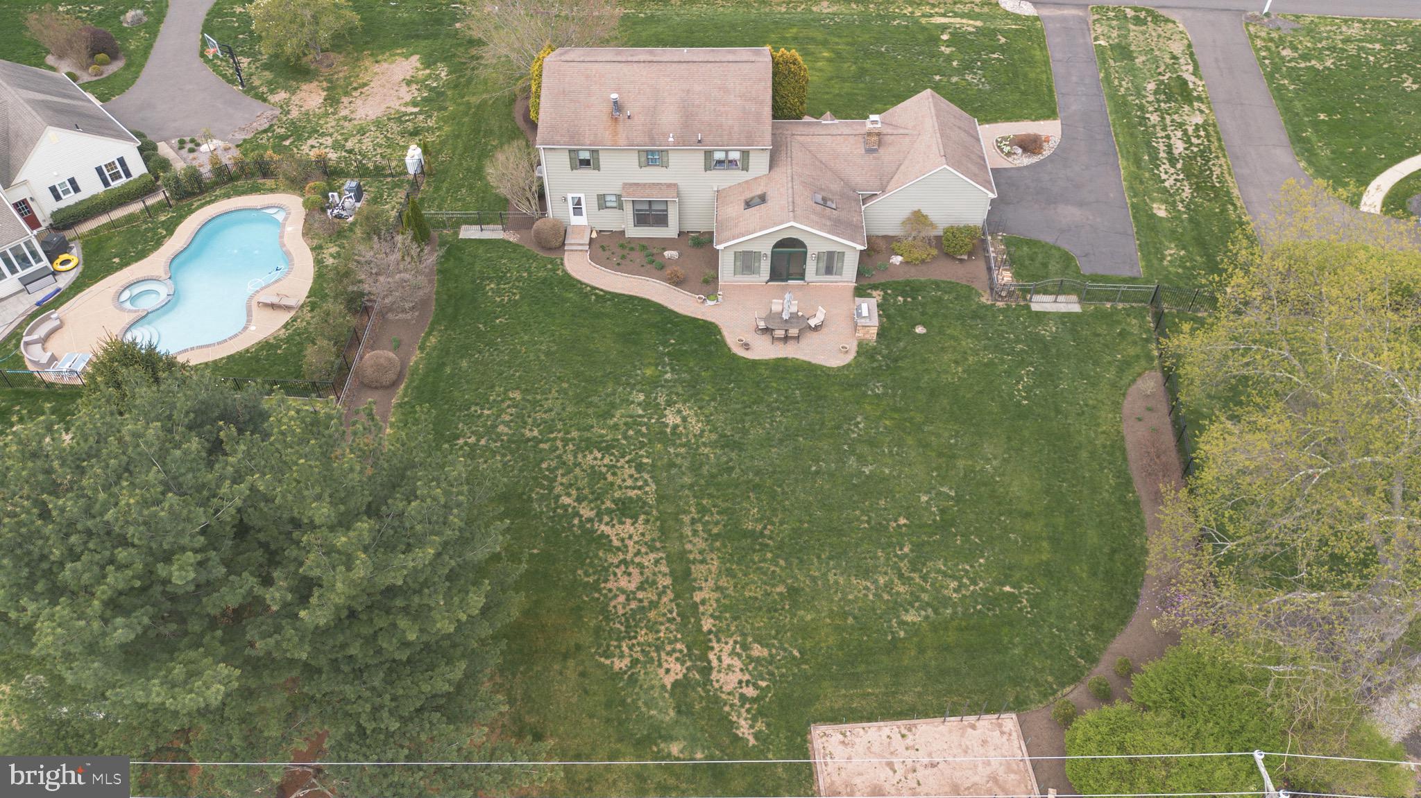 RIVER KNOLL - Residential