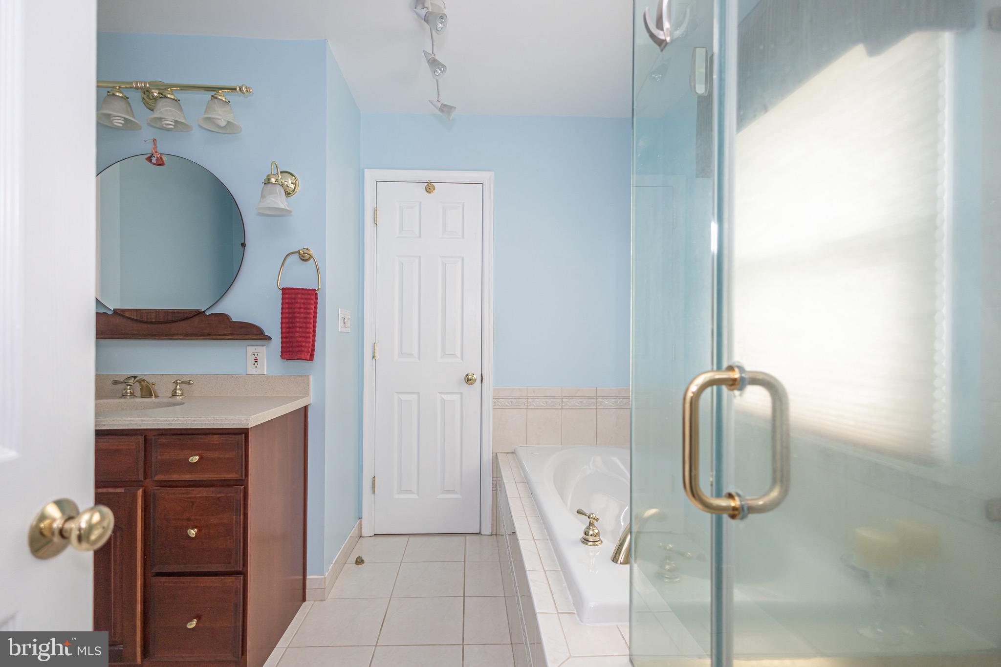 RIVER KNOLL - Residential