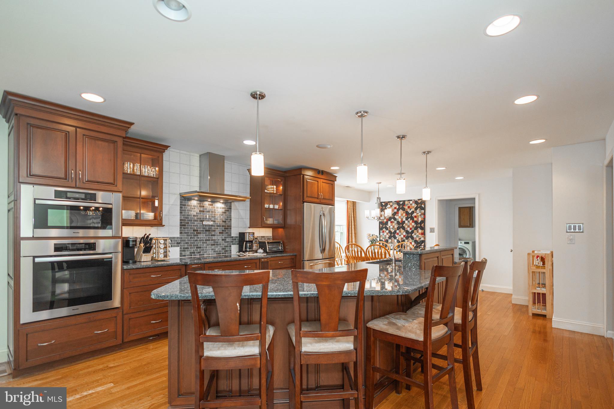 RIVER KNOLL - Residential