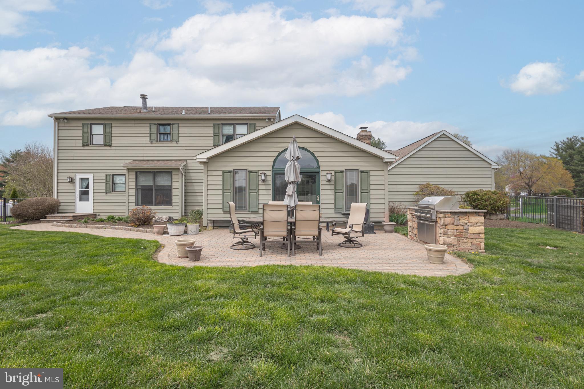 RIVER KNOLL - Residential