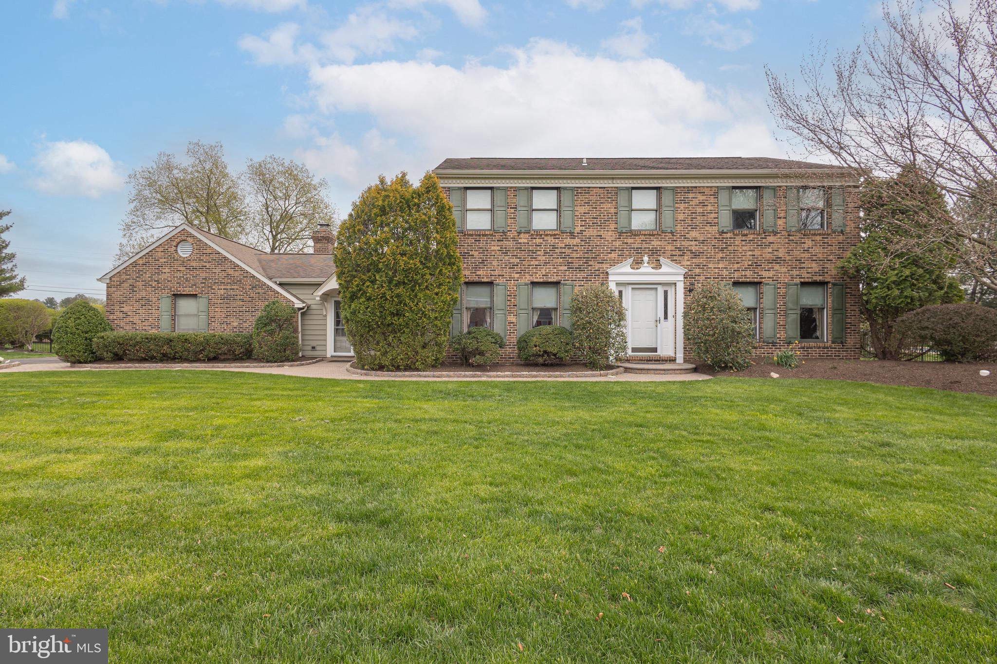 RIVER KNOLL - Residential