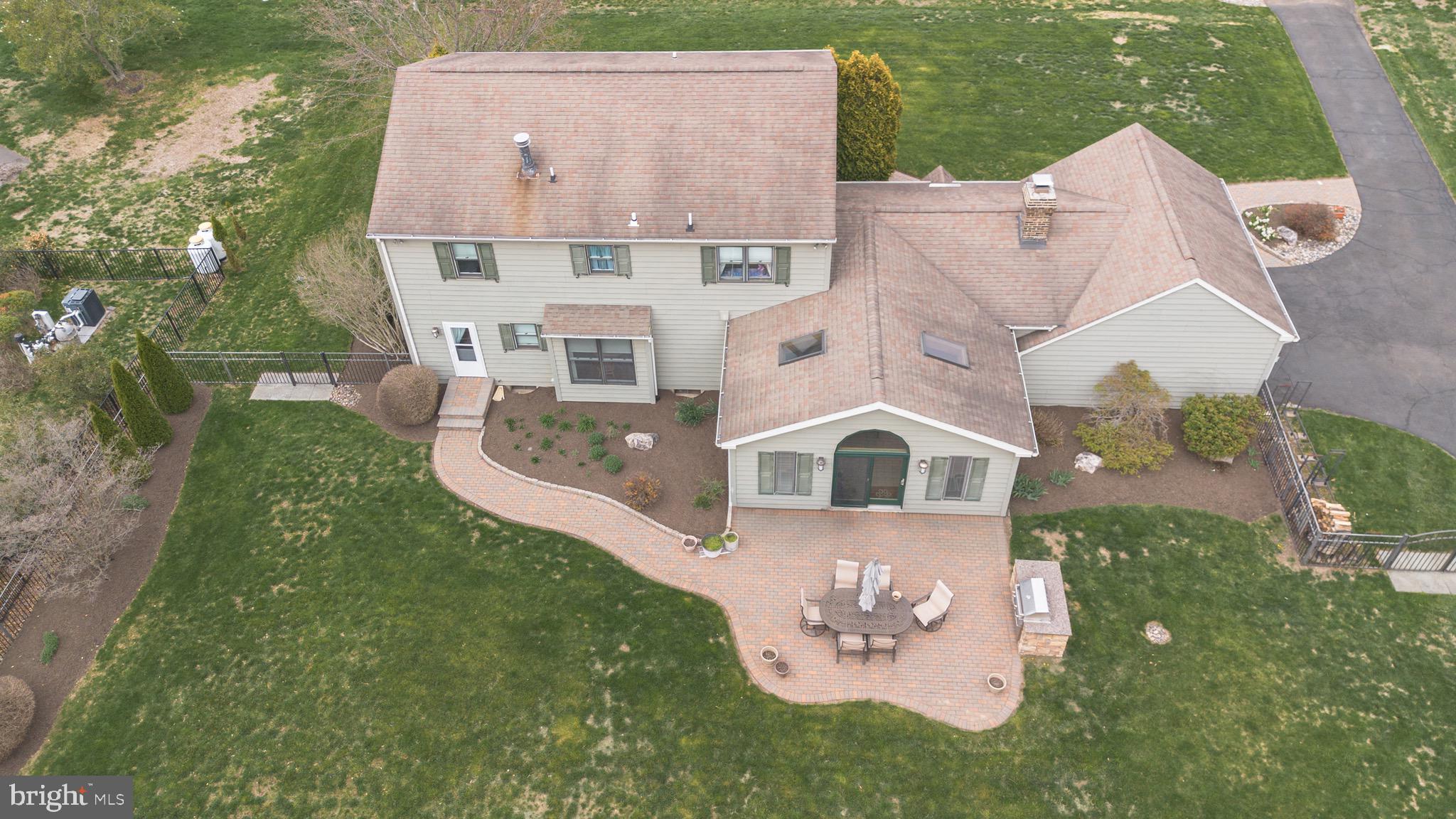 RIVER KNOLL - Residential