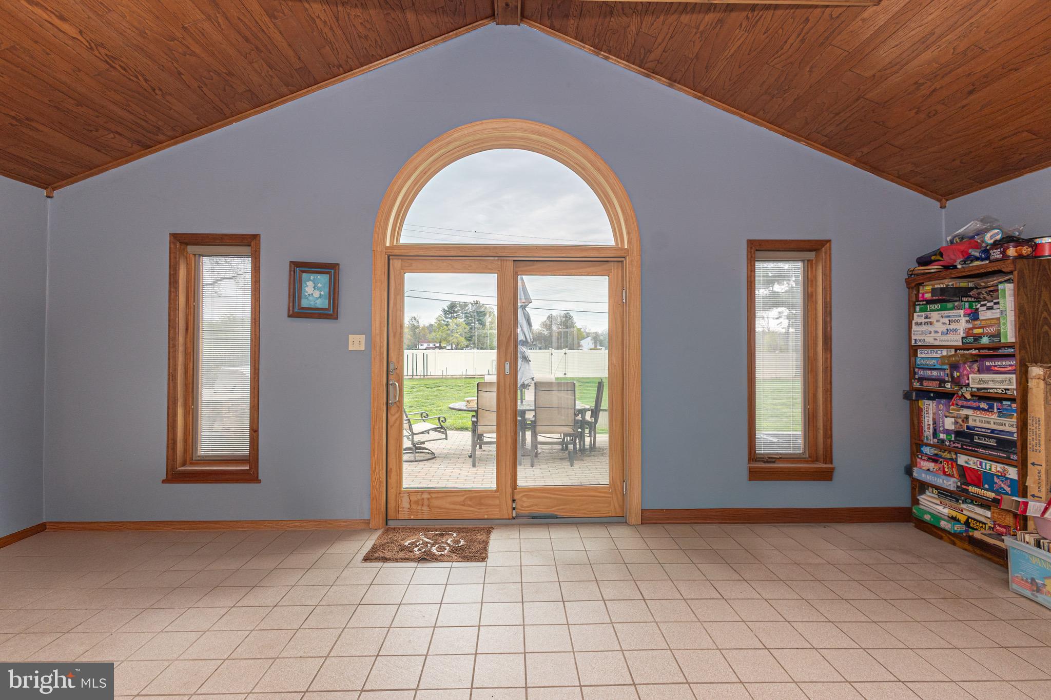 RIVER KNOLL - Residential