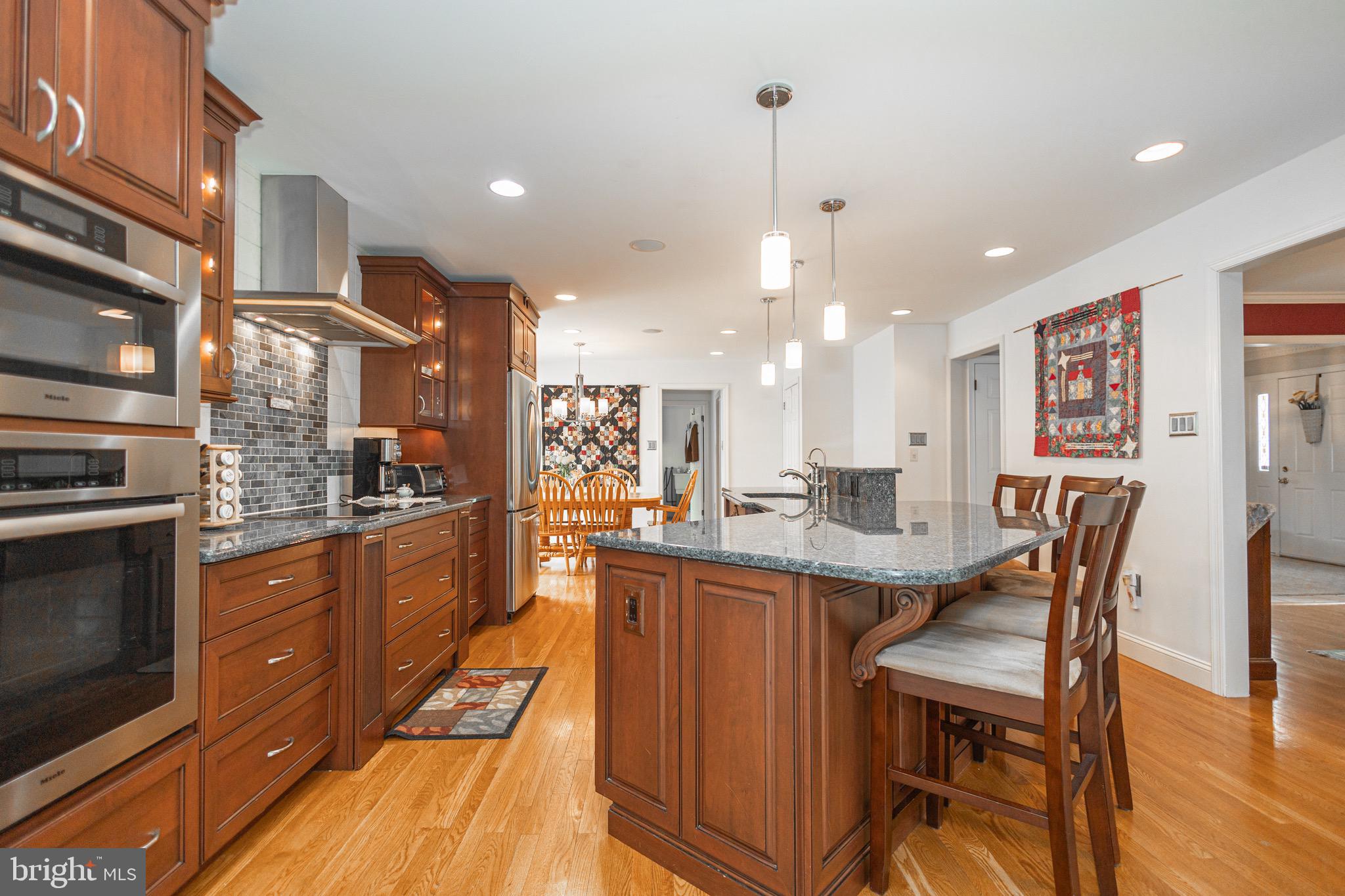 RIVER KNOLL - Residential