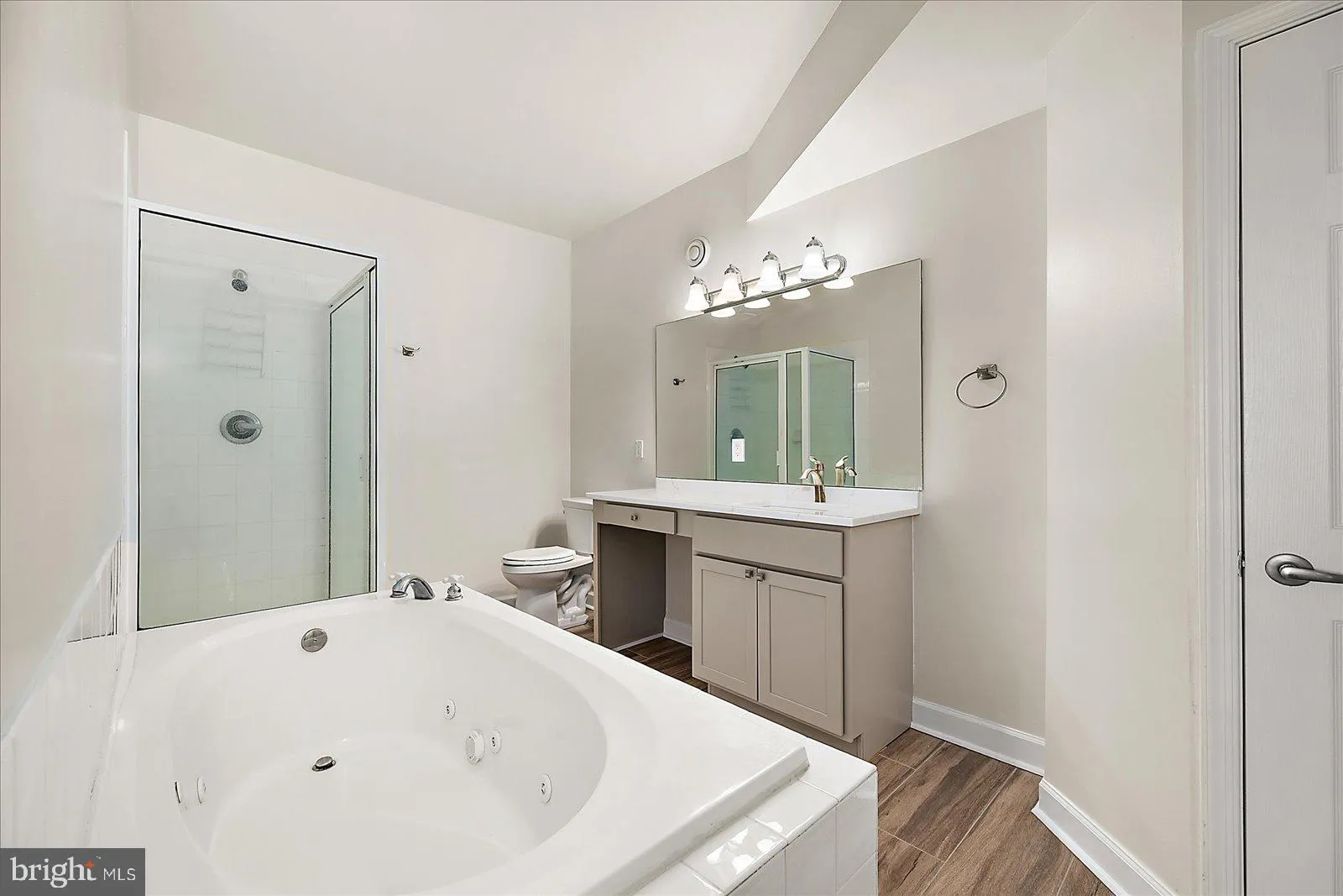 Ocean City, Maryland 21842, United States, 3 Bedrooms Bedrooms, ,2 BathroomsBathrooms,Residential,Active,245140