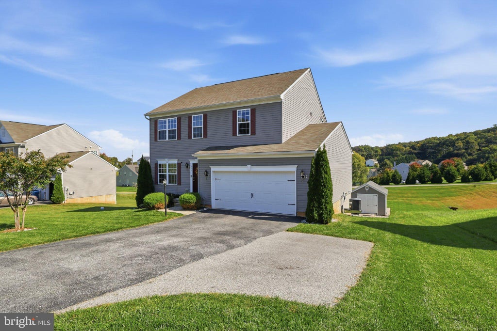 Photo of 255 Palomino Drive, YORK, PA 17402 (MLS # PAYK2112530)