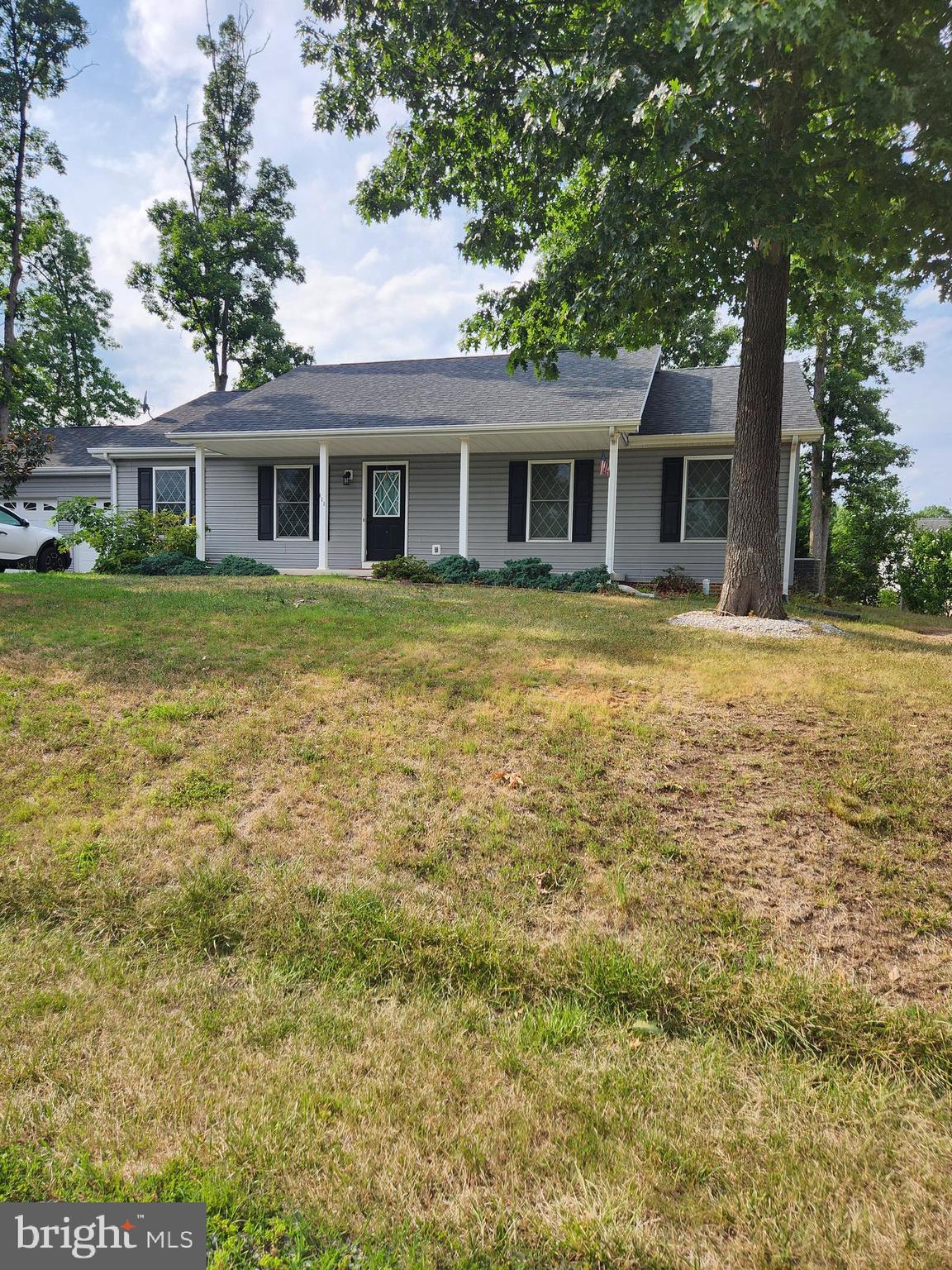 MIDDLE CREEK MANOR - Residential Lease