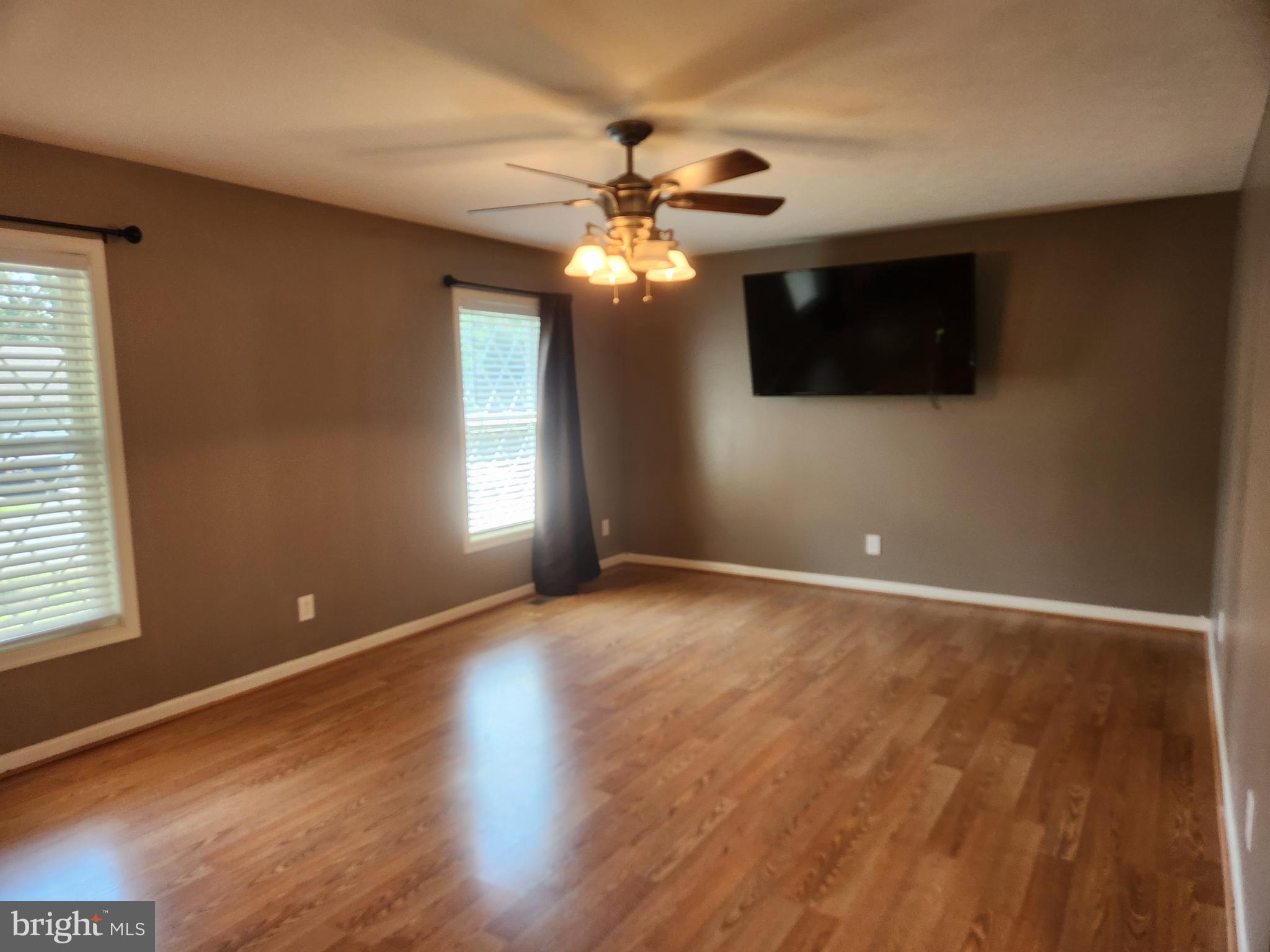 MIDDLE CREEK MANOR - Residential Lease