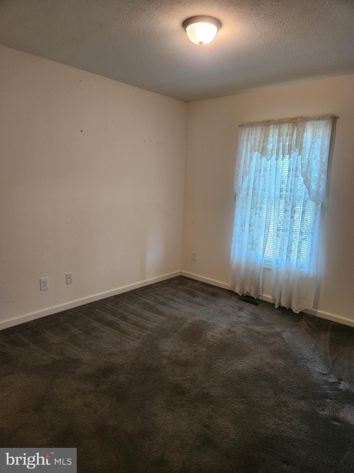 MIDDLE CREEK MANOR - Residential Lease