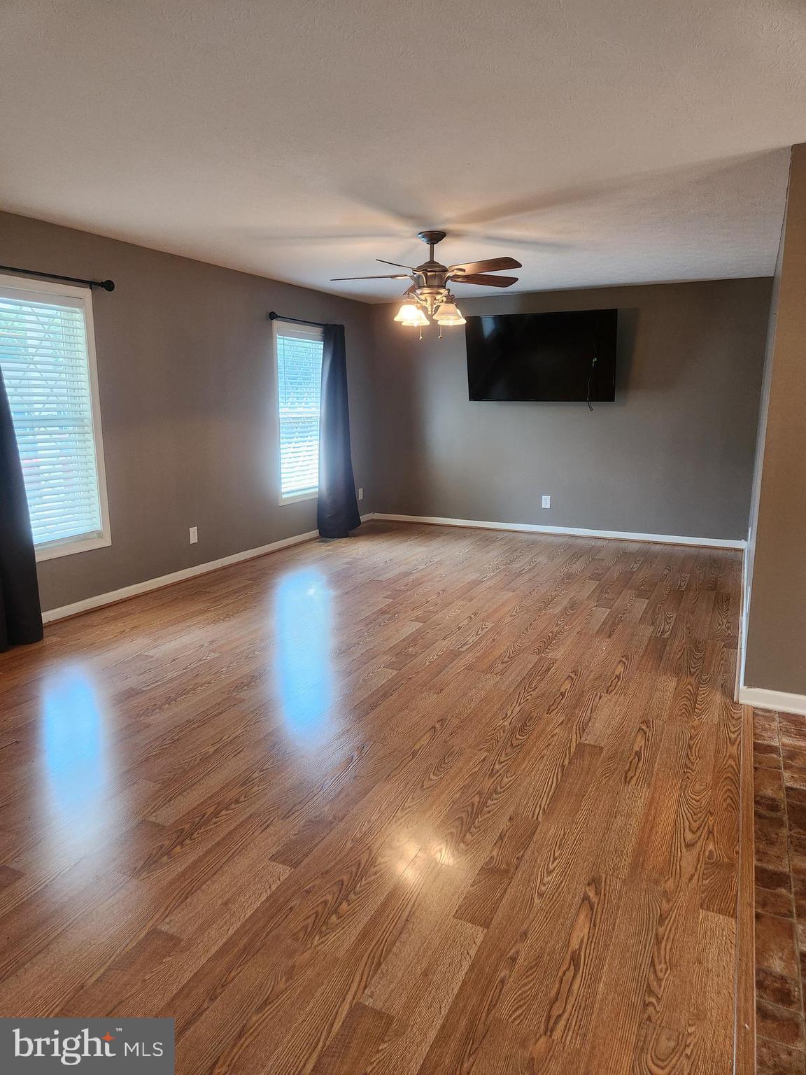 MIDDLE CREEK MANOR - Residential Lease