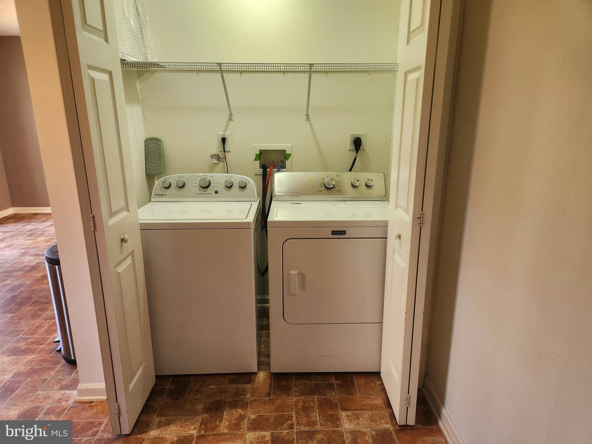 MIDDLE CREEK MANOR - Residential Lease