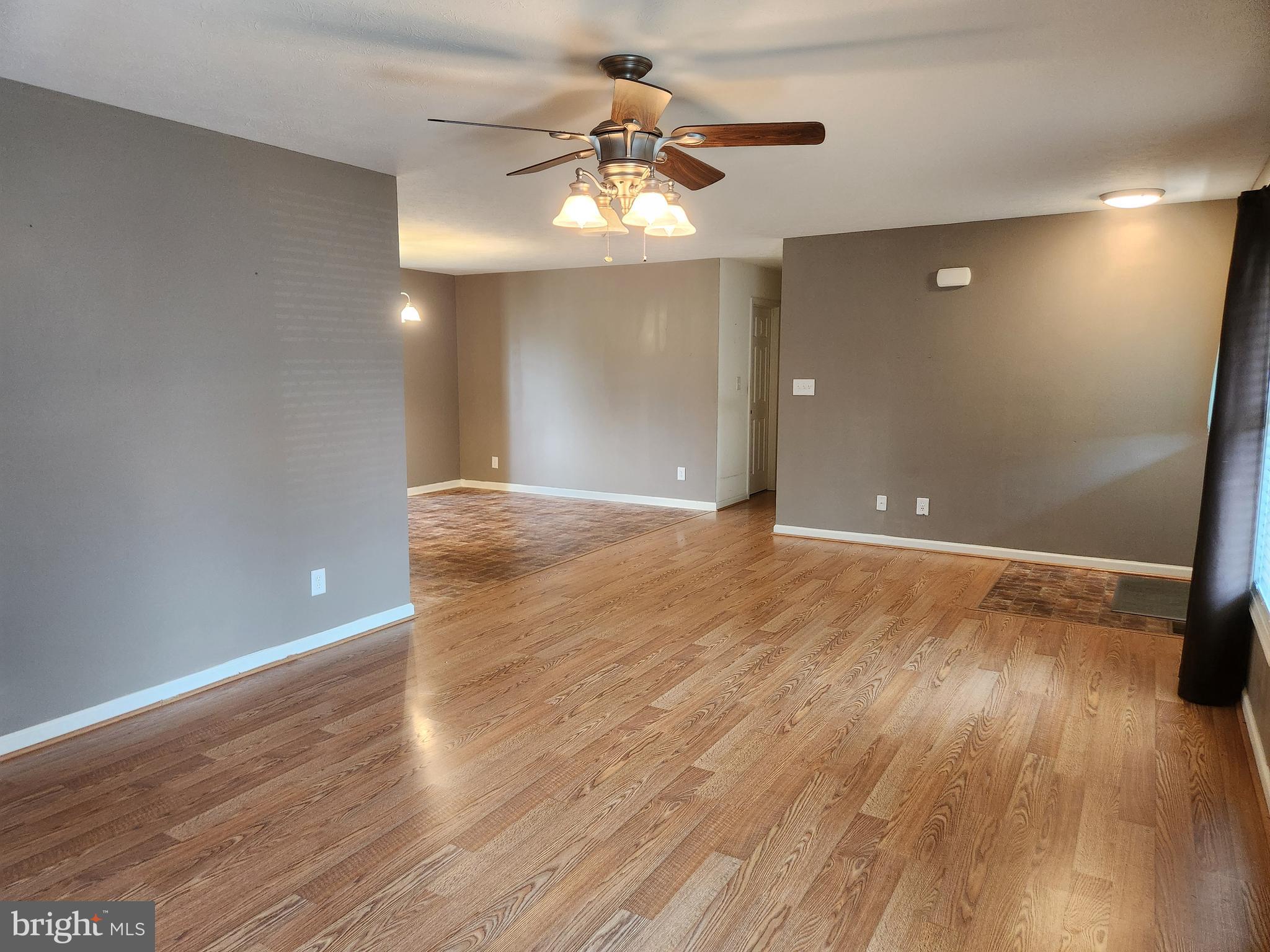 MIDDLE CREEK MANOR - Residential Lease