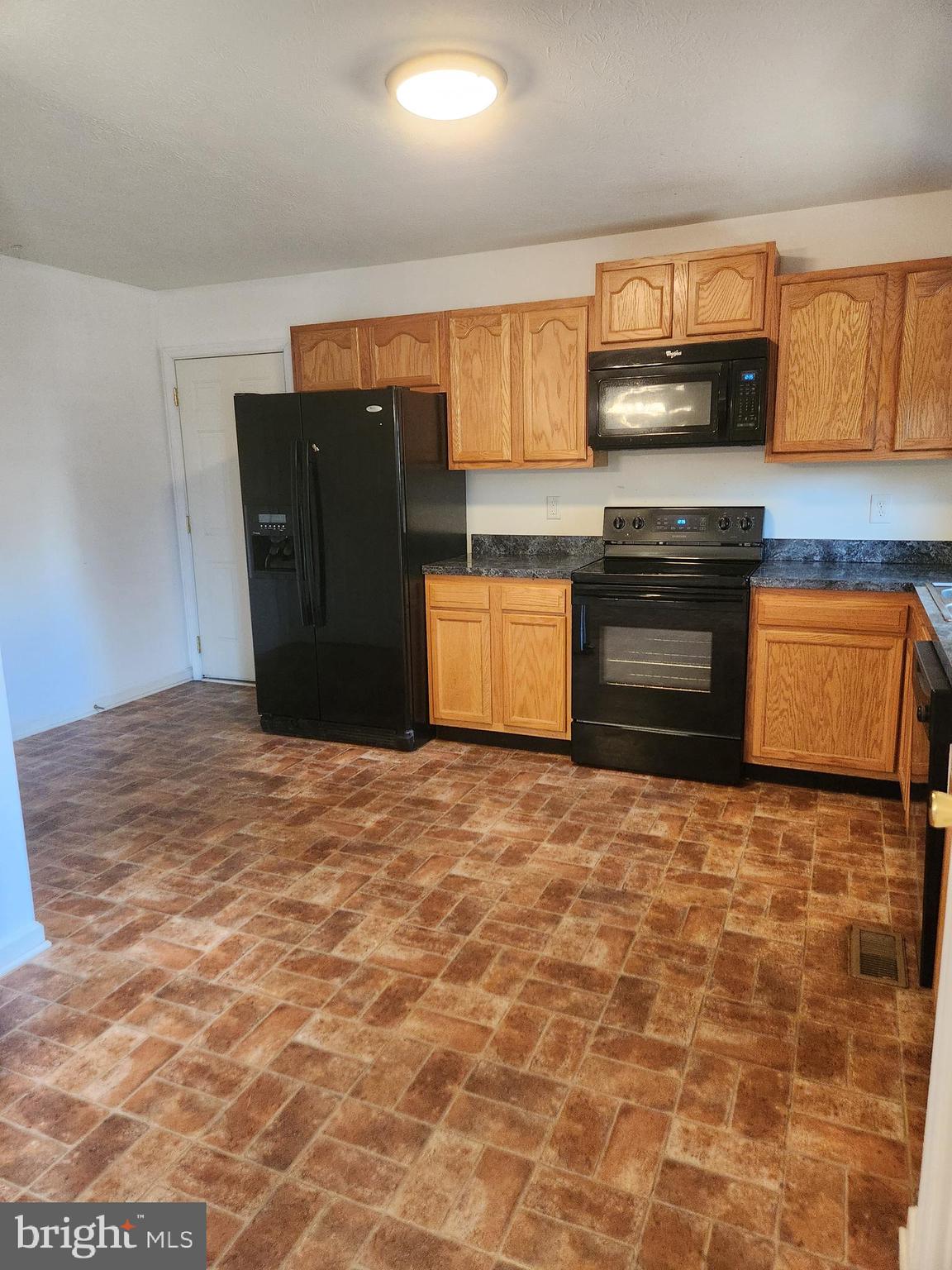 MIDDLE CREEK MANOR - Residential Lease