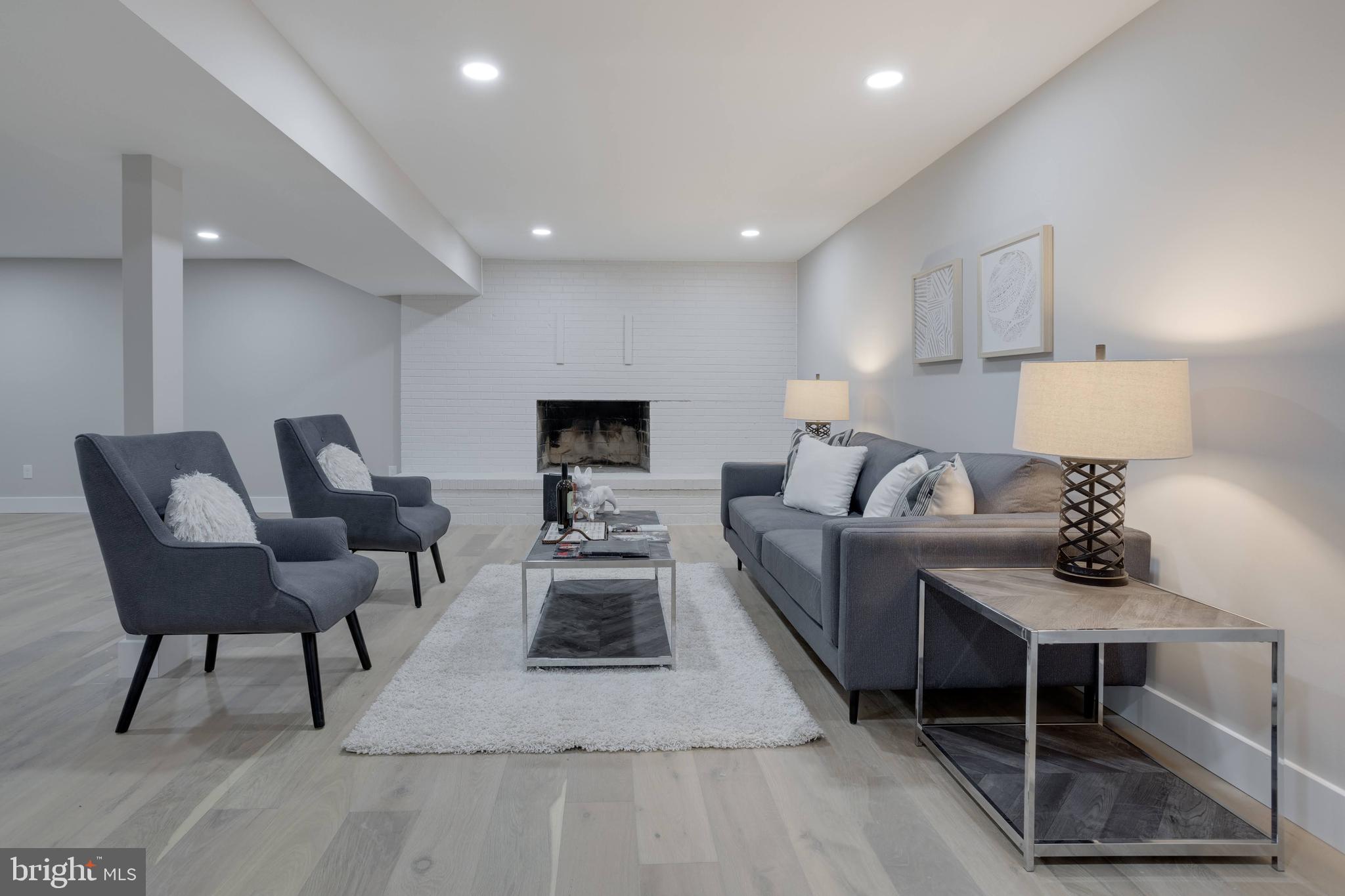 GALLOWS ESTATES - Residential