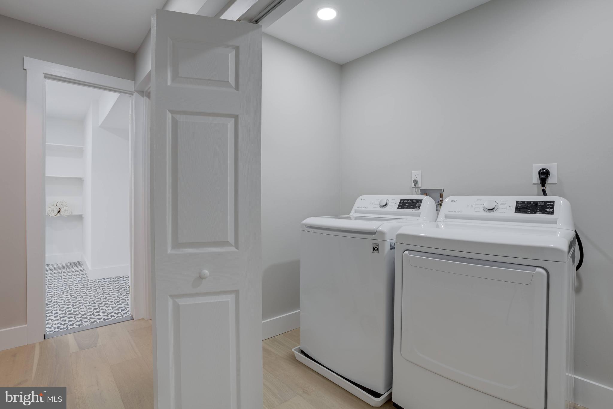 GALLOWS ESTATES - Residential