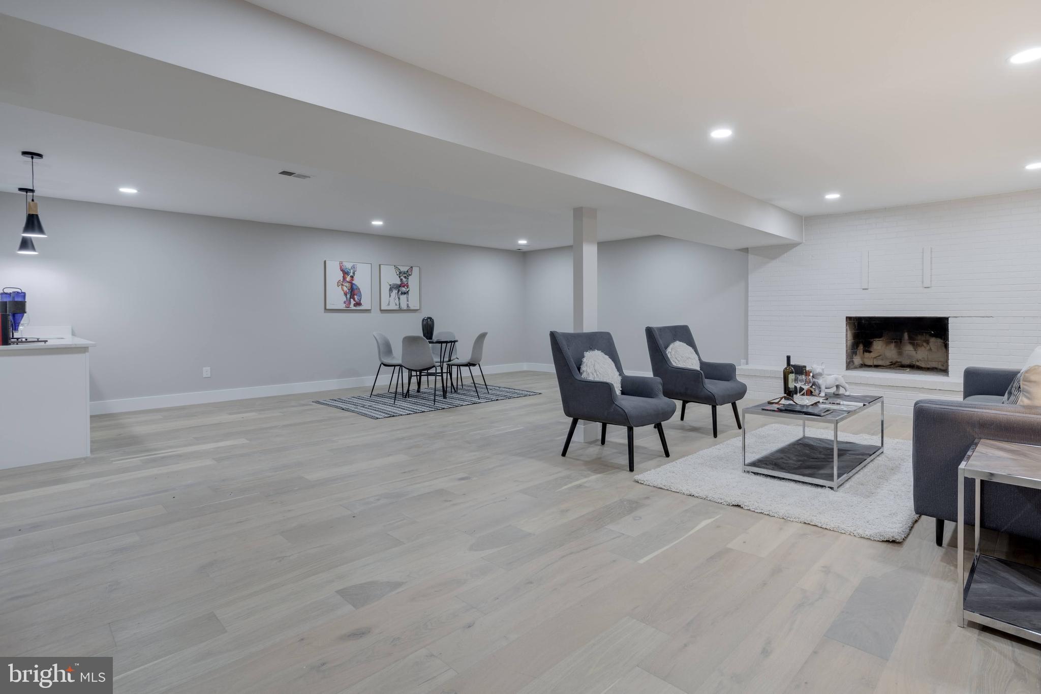 GALLOWS ESTATES - Residential