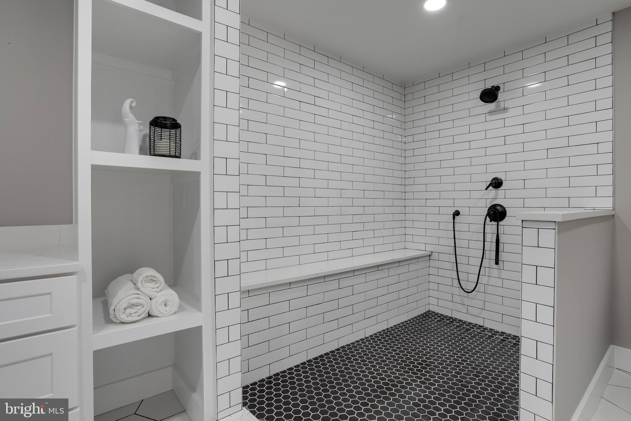 GALLOWS ESTATES - Residential