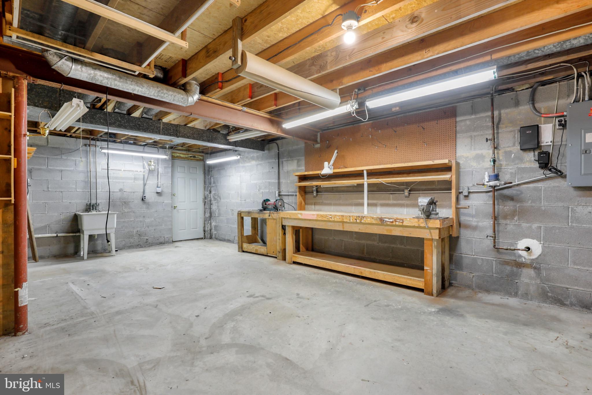 BRIERHILL ESTATES - Residential