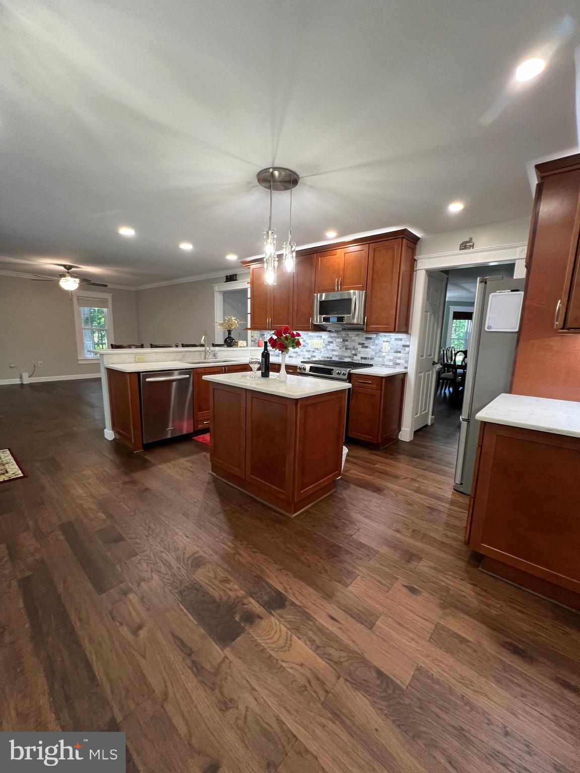 RIDGE POINTE - Residential