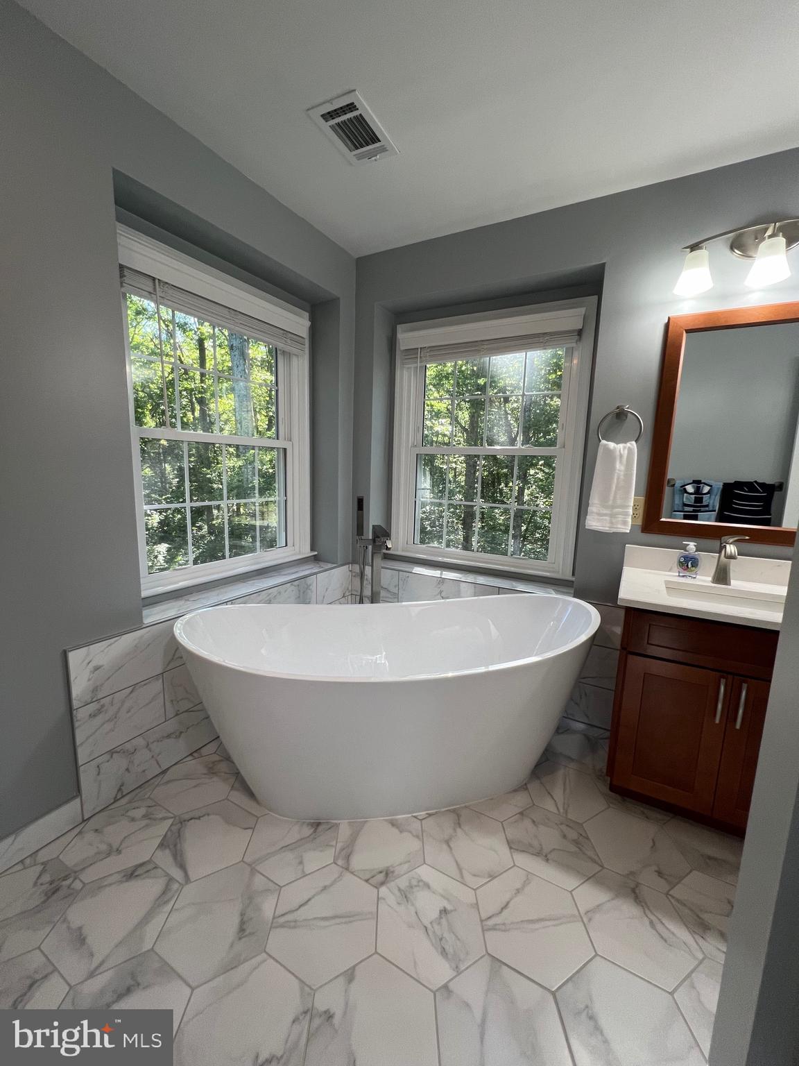 RIDGE POINTE - Residential