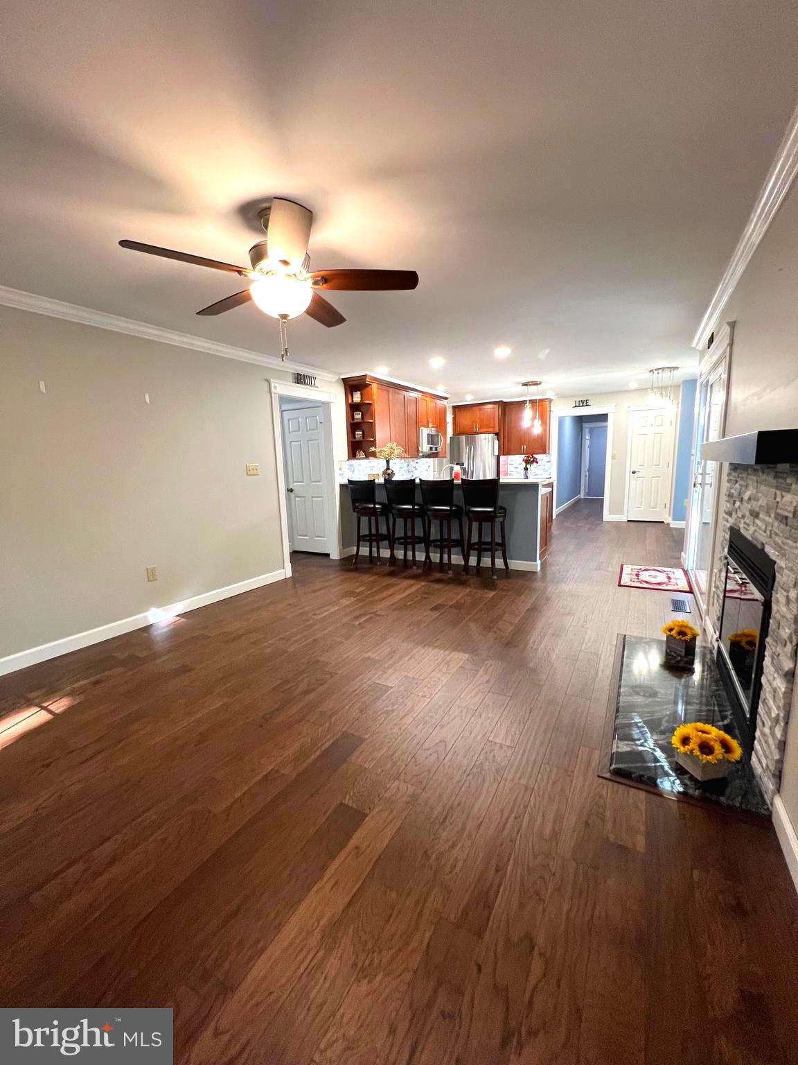 RIDGE POINTE - Residential