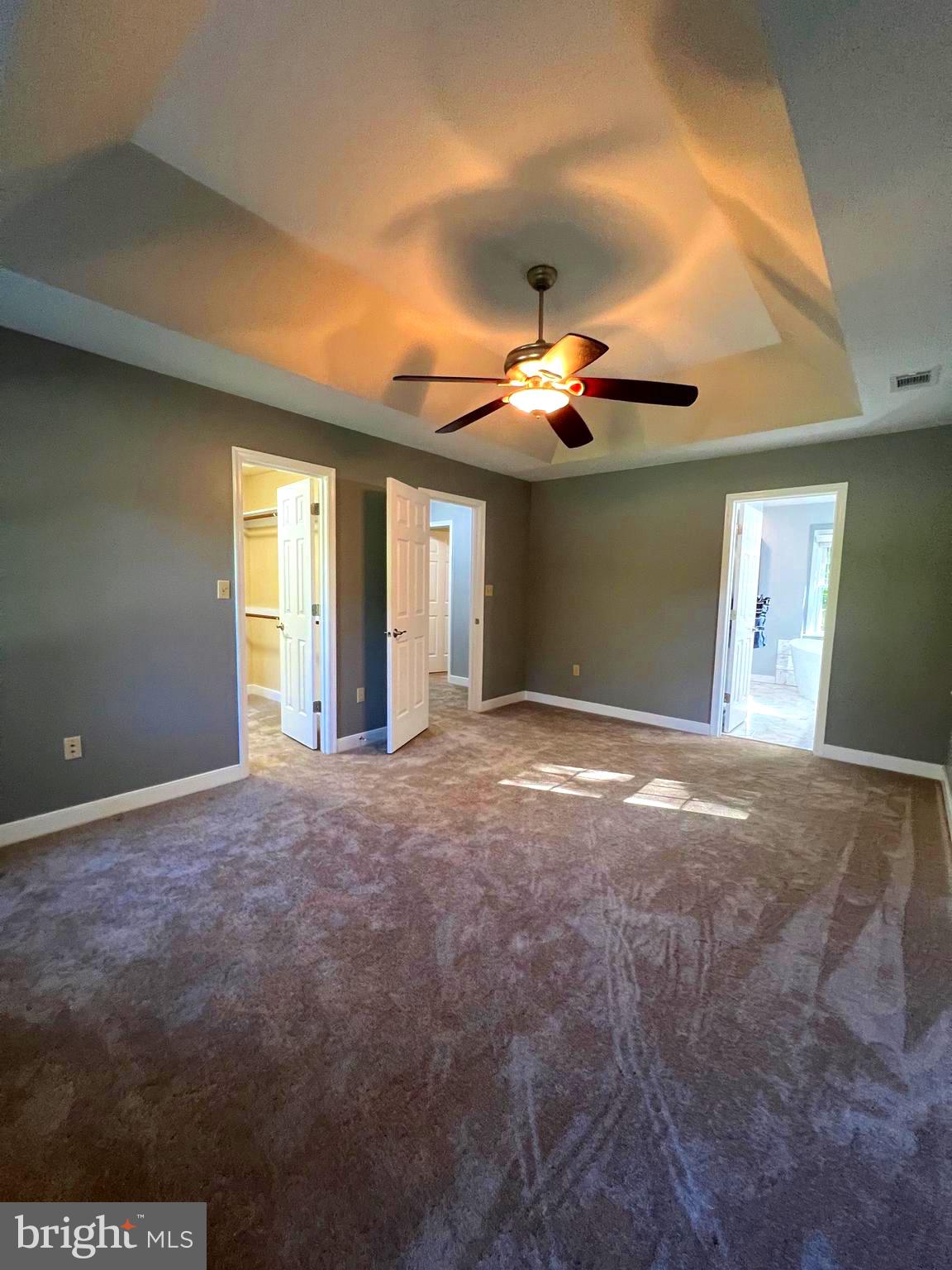 RIDGE POINTE - Residential