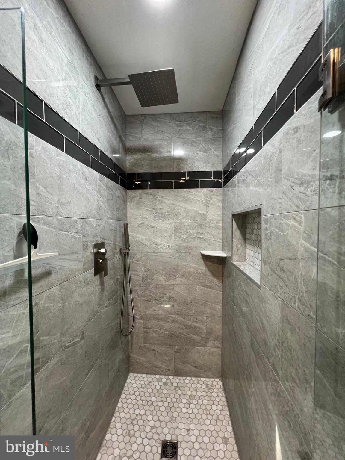 RIDGE POINTE - Residential