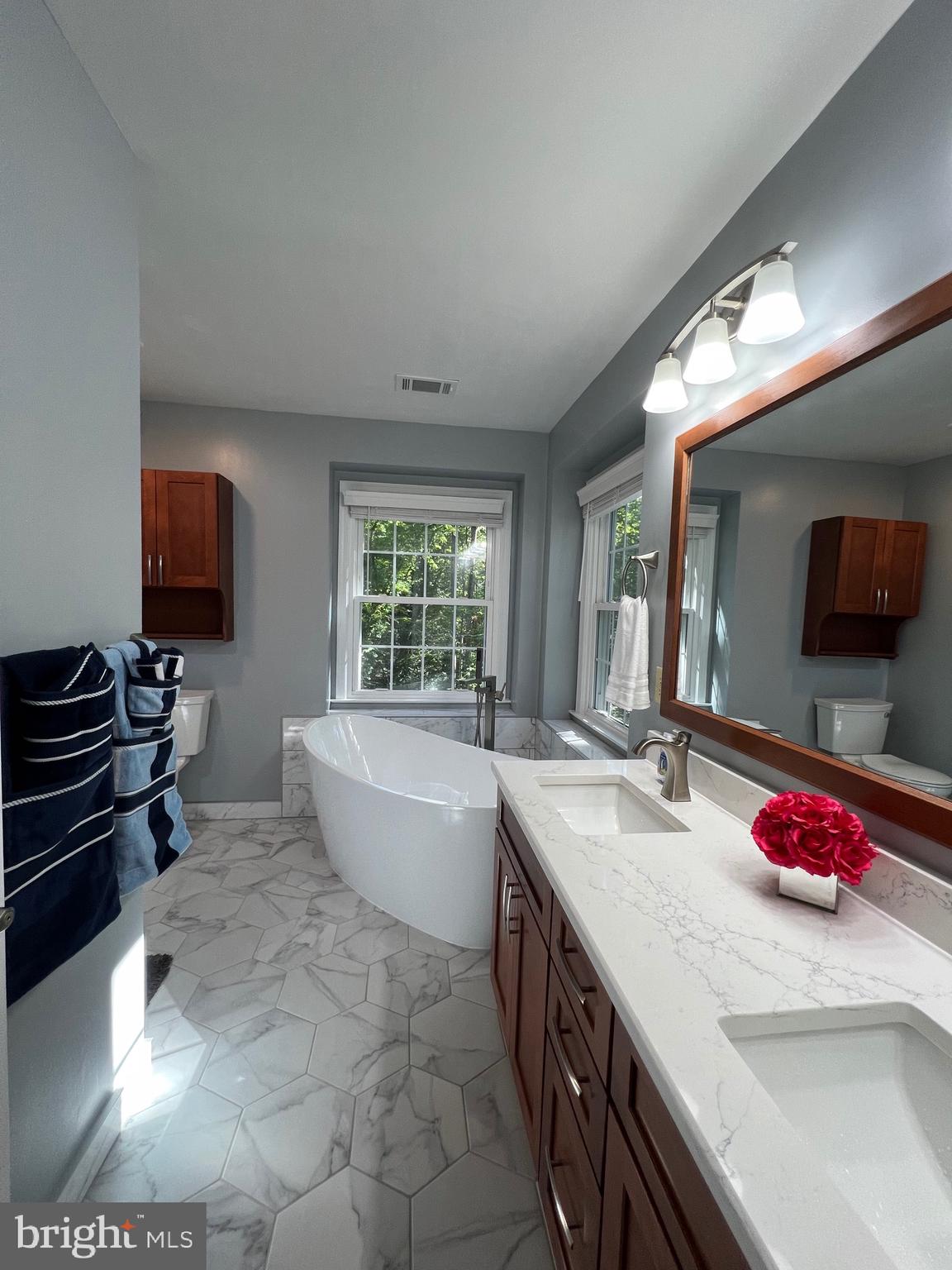 RIDGE POINTE - Residential