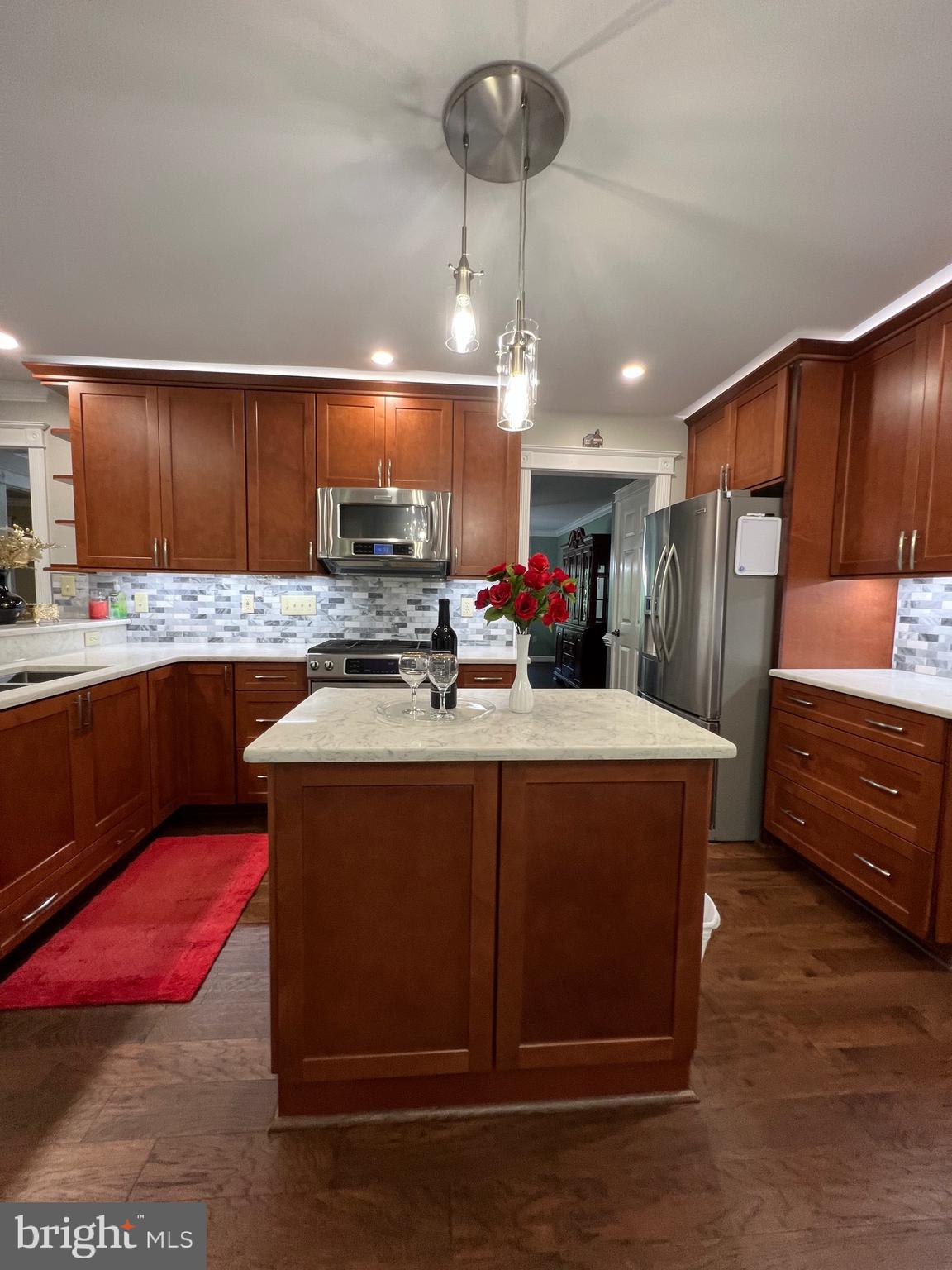 RIDGE POINTE - Residential