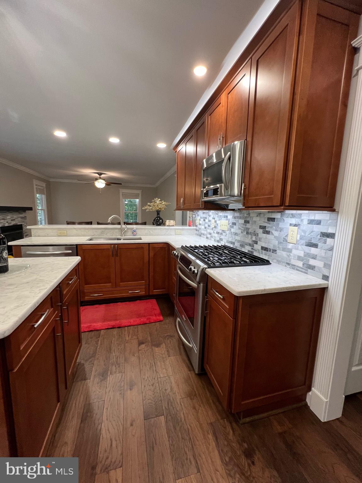 RIDGE POINTE - Residential