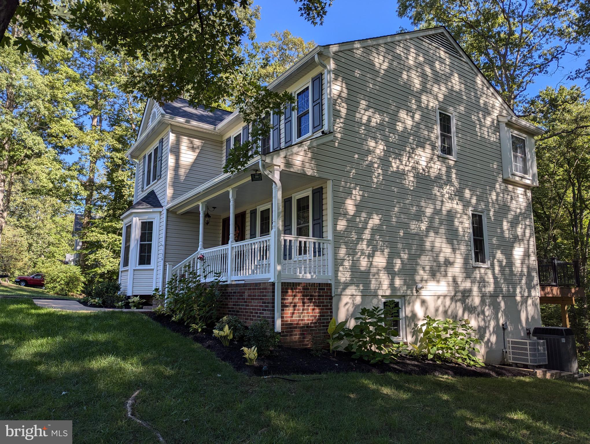 RIDGE POINTE - Residential