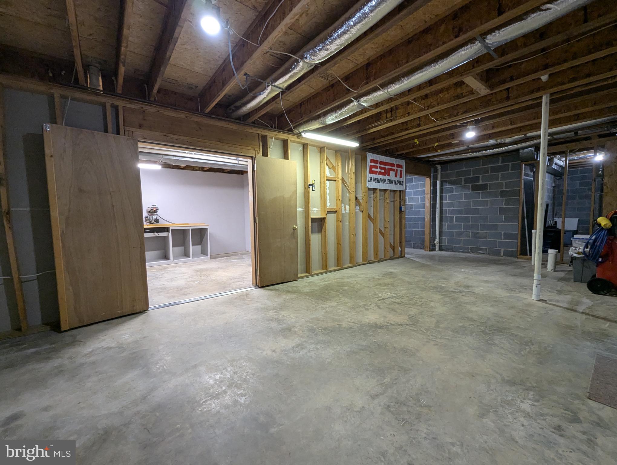 RIDGE POINTE - Residential