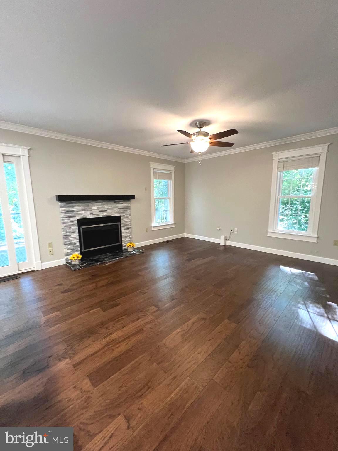 RIDGE POINTE - Residential