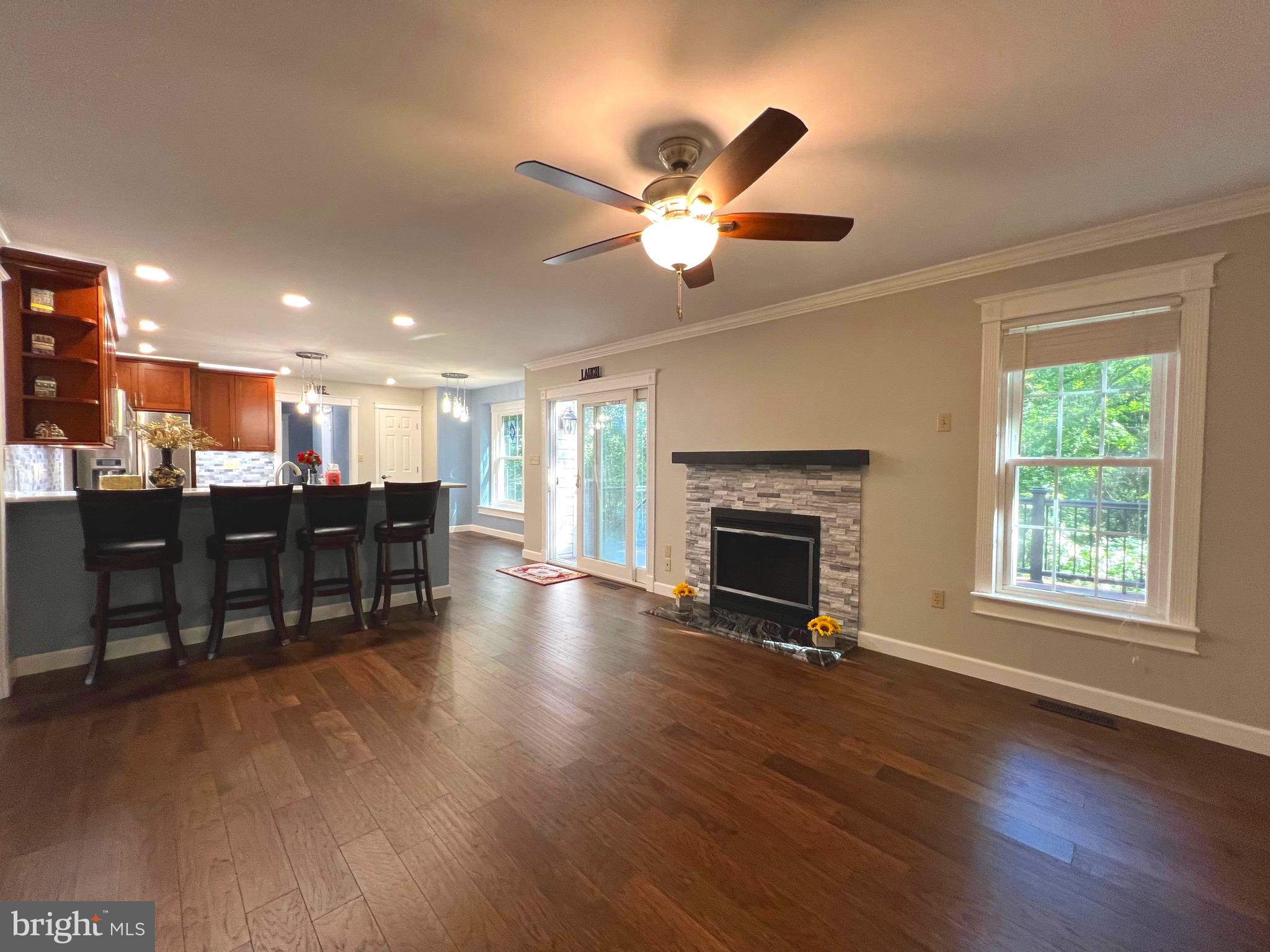 RIDGE POINTE - Residential