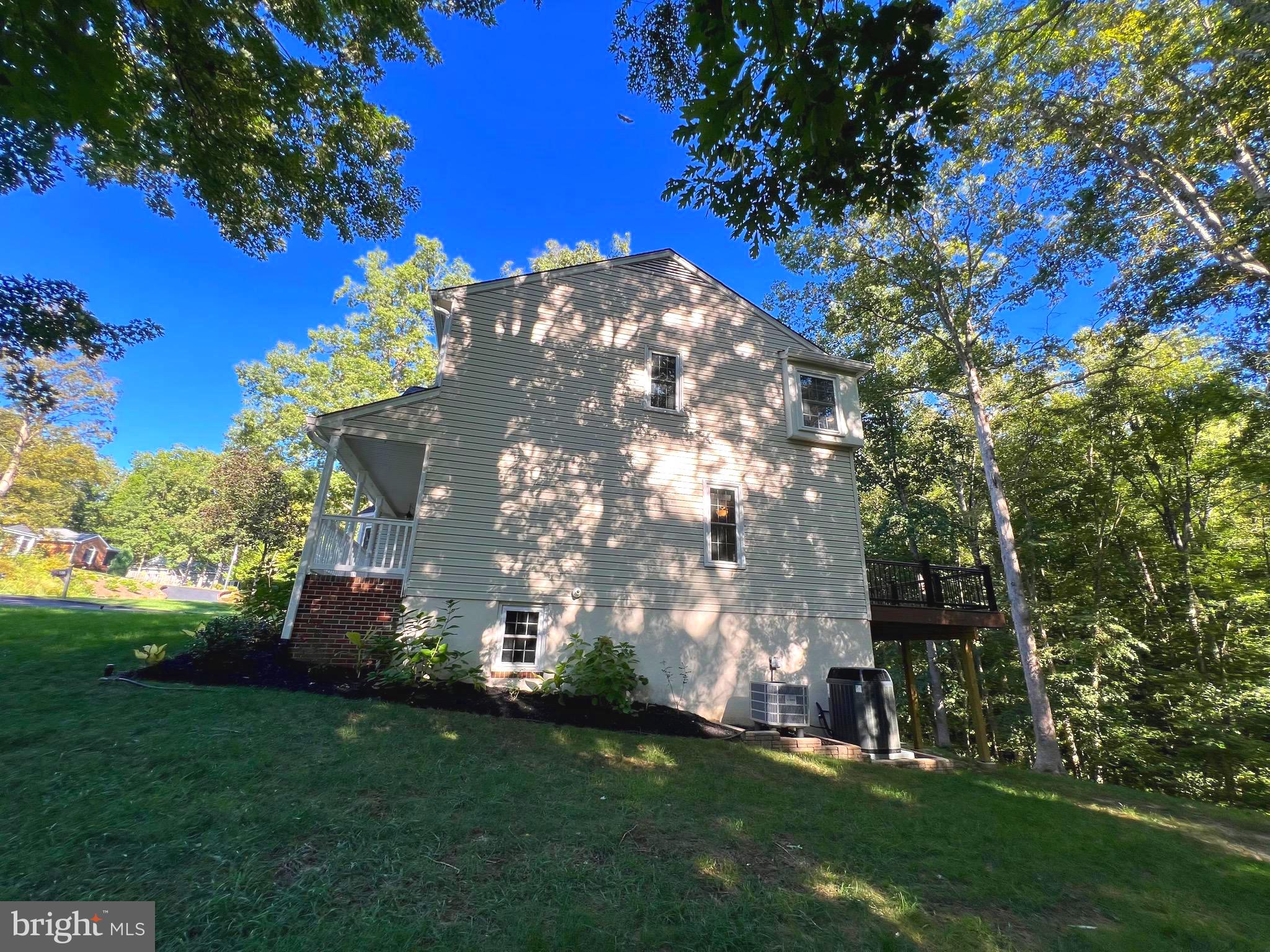 RIDGE POINTE - Residential