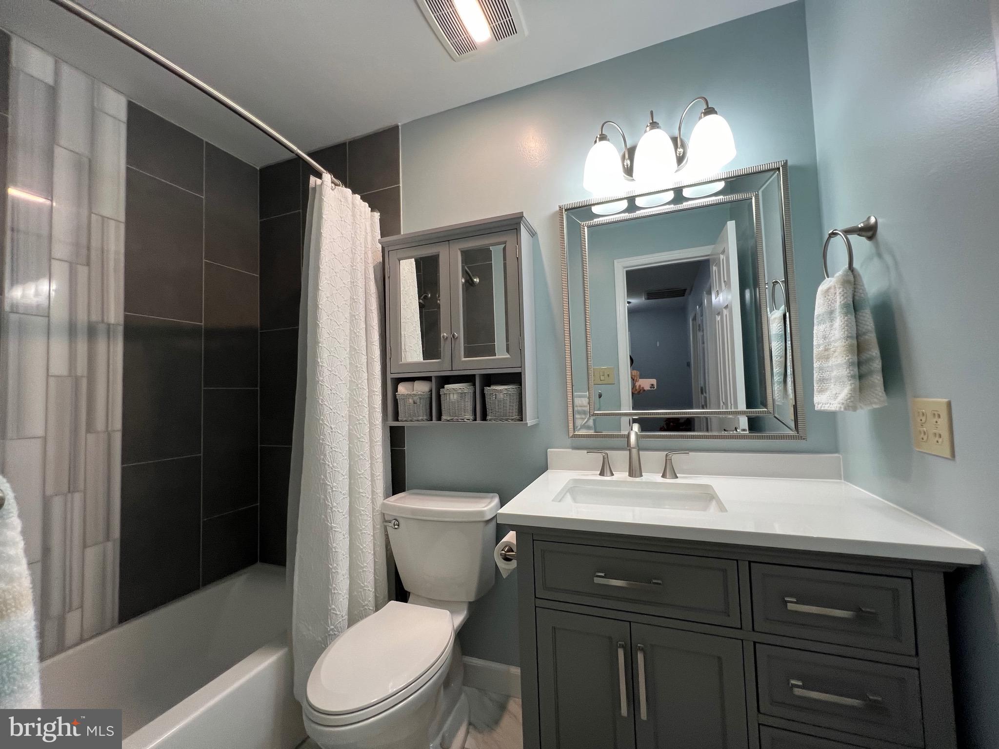 RIDGE POINTE - Residential