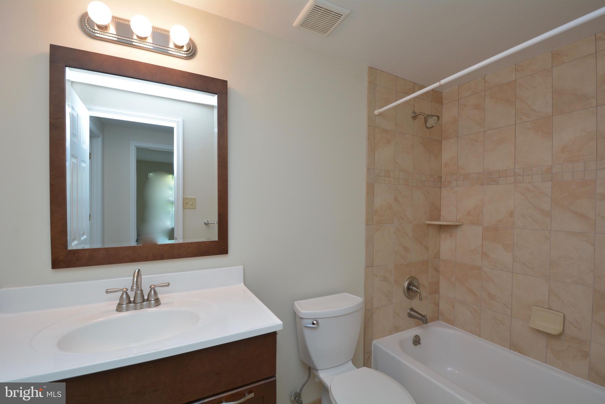 LAKE RIDGE - Residential