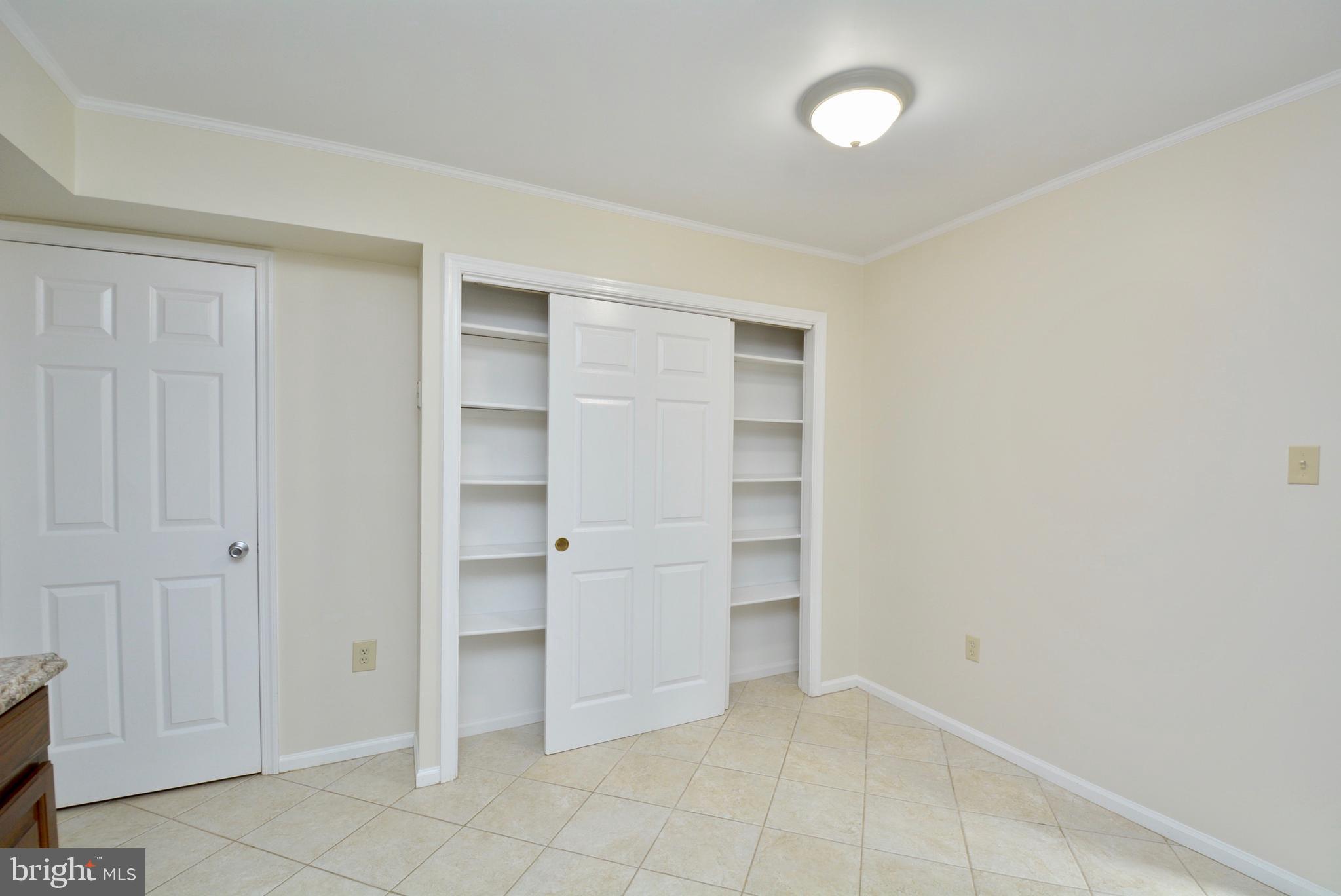 LAKE RIDGE - Residential