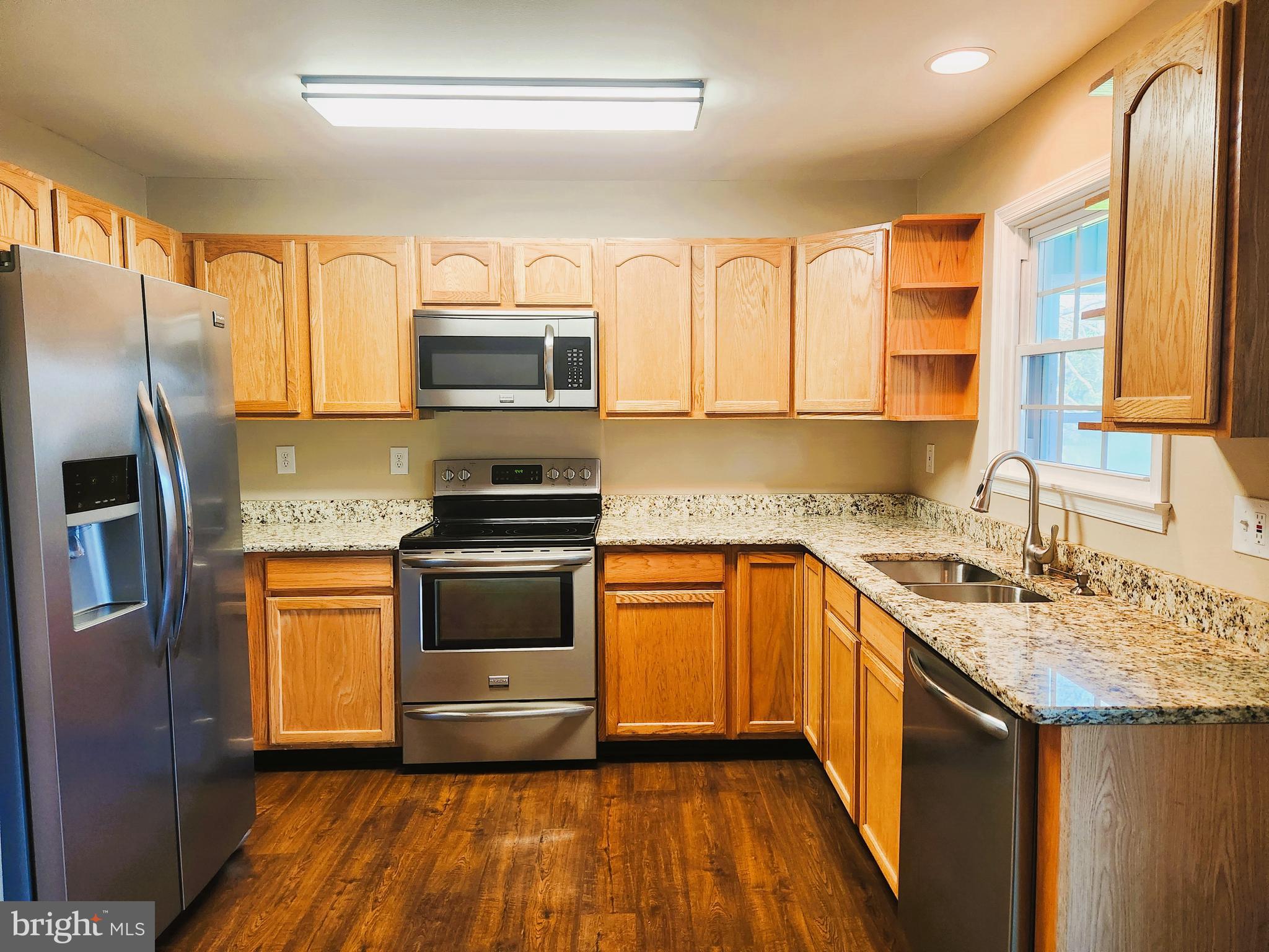 WOODLAND BEACH - Residential Lease