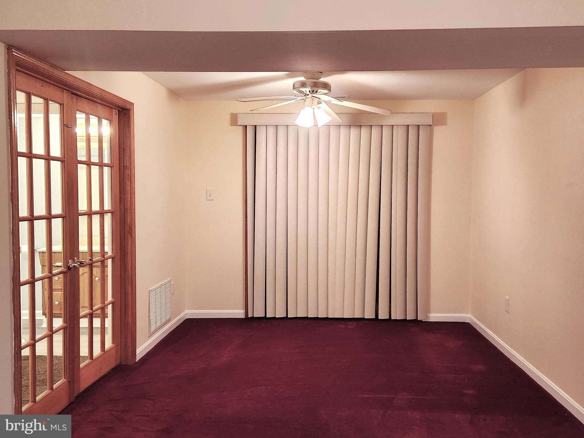 WOODLAND BEACH - Residential Lease