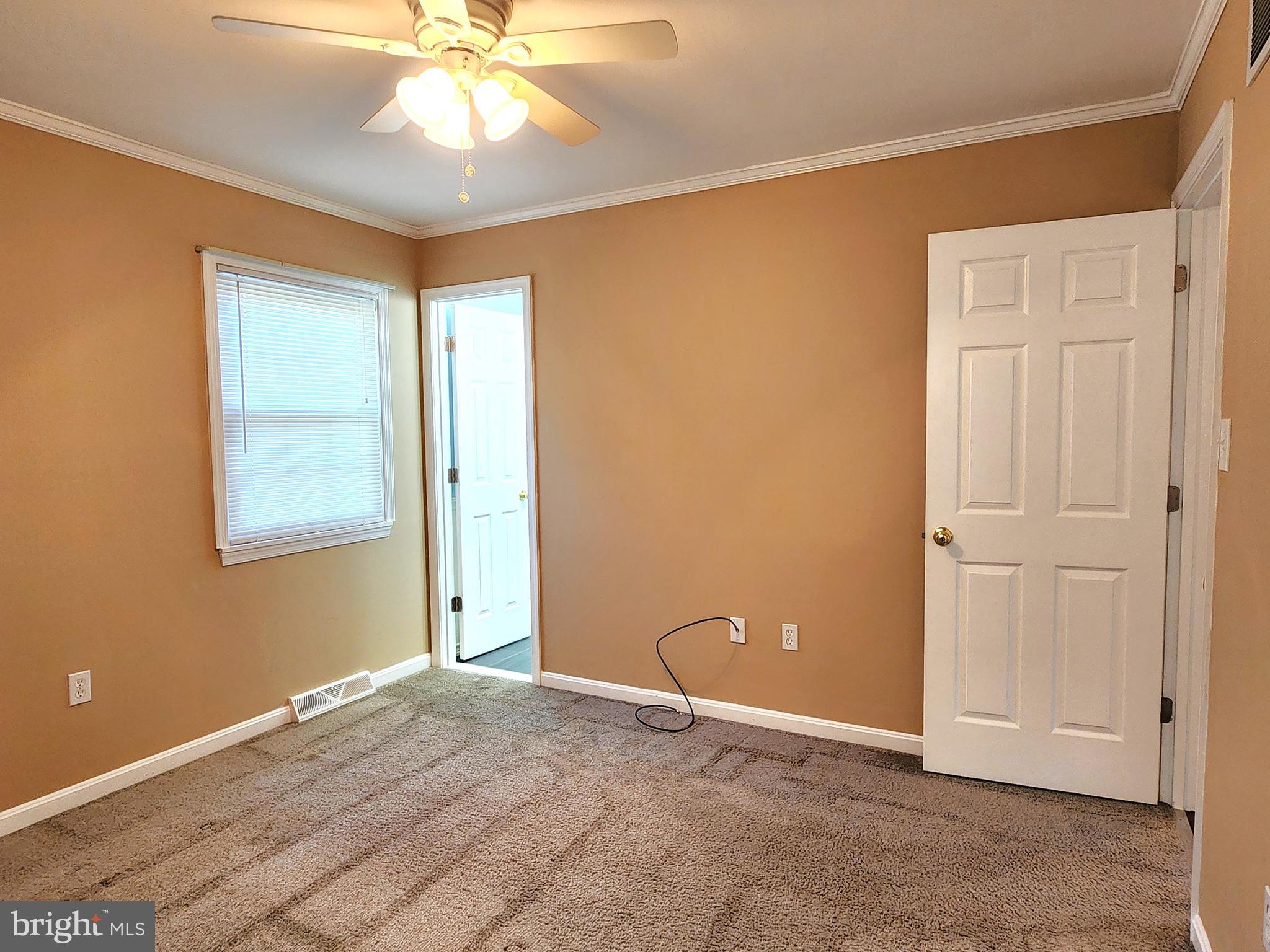 WOODLAND BEACH - Residential Lease