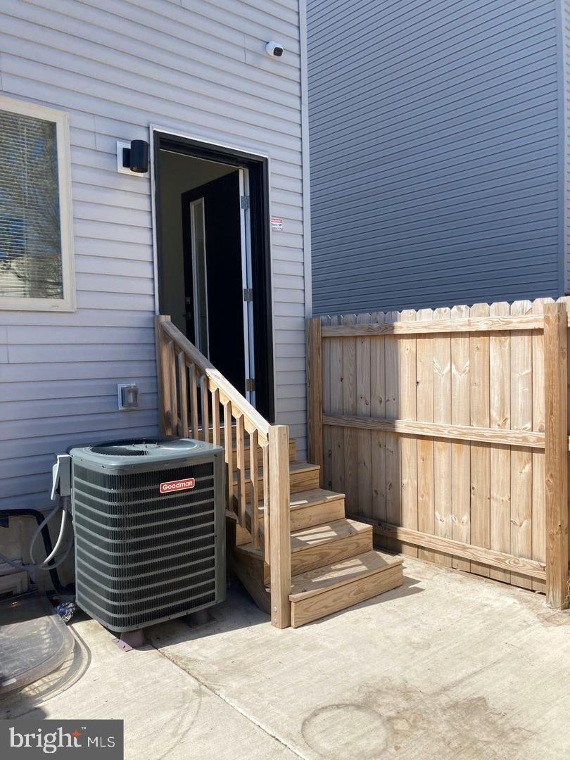 KENSINGTON - Residential Lease