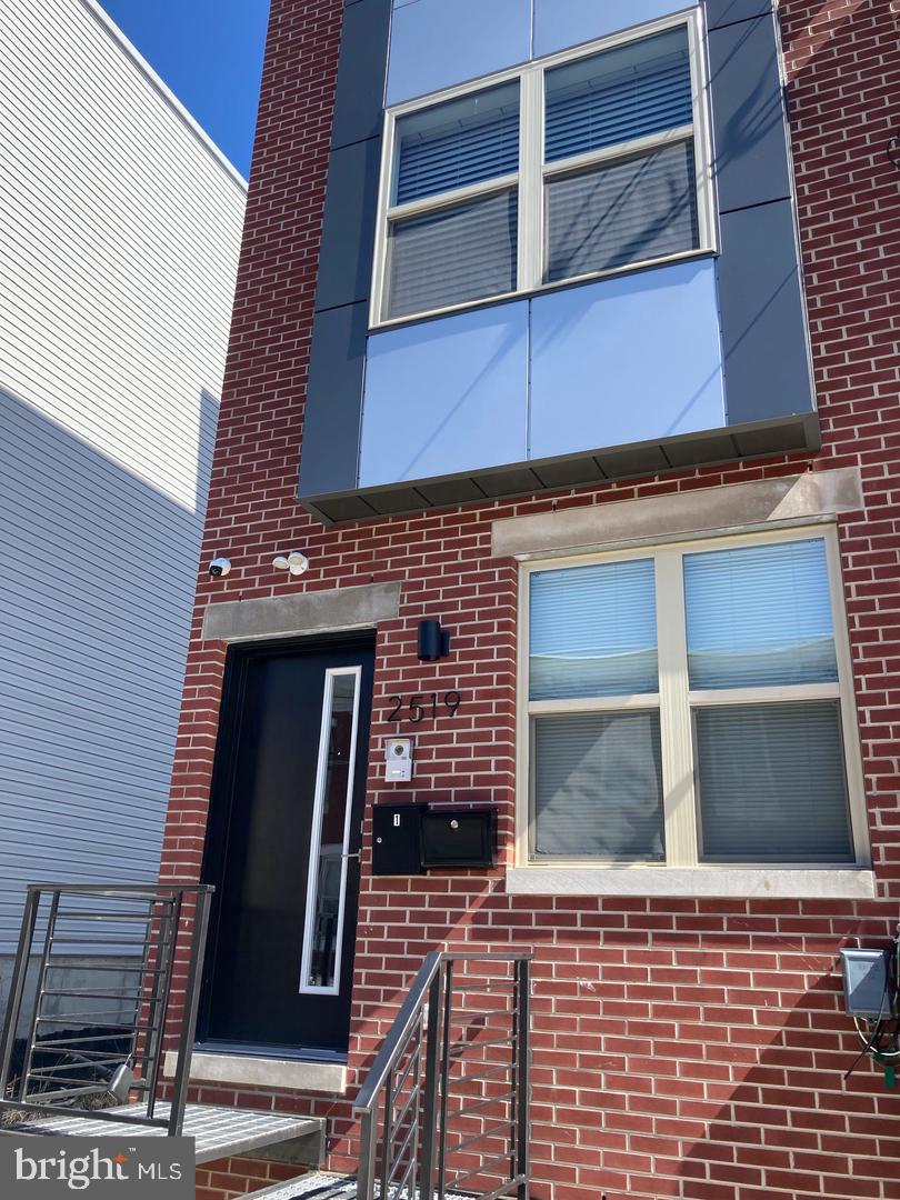 KENSINGTON - Residential Lease