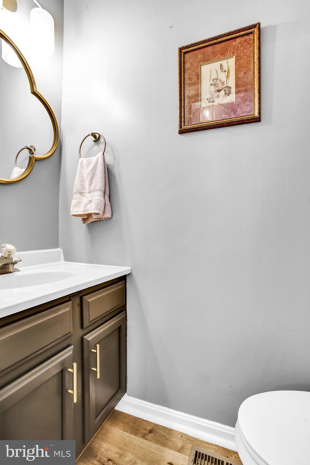 CONSTANT FRIENDSHIP - Residential