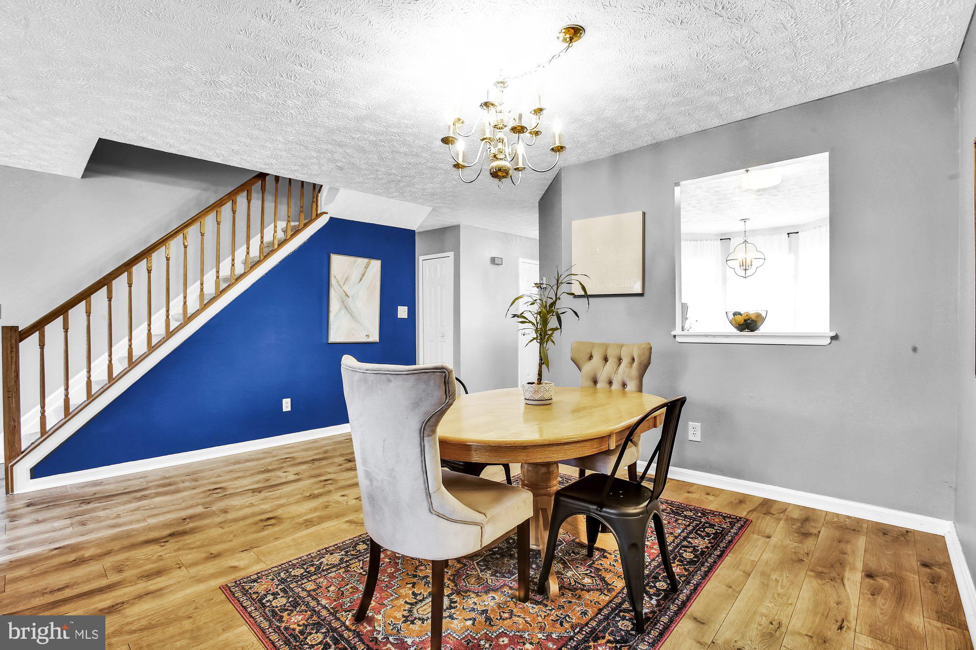 CONSTANT FRIENDSHIP - Residential