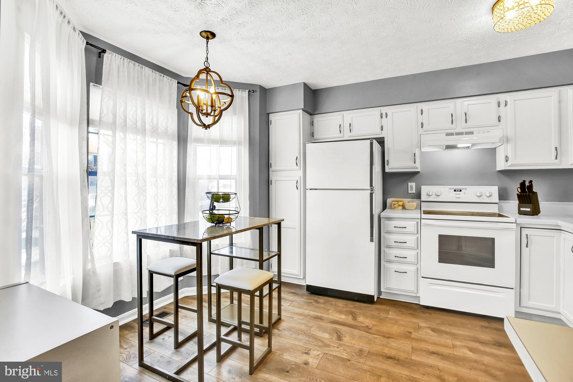 CONSTANT FRIENDSHIP - Residential