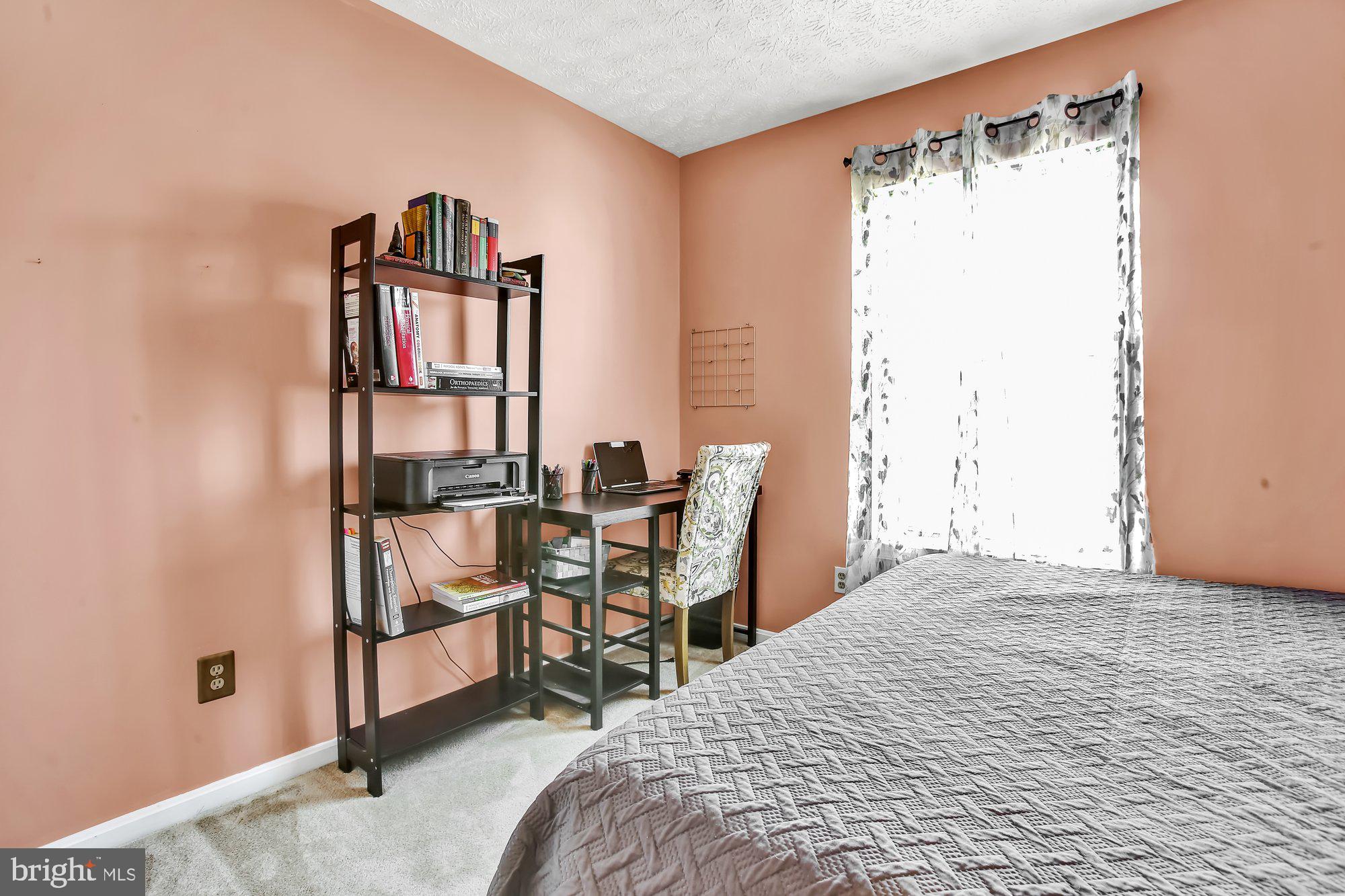 CONSTANT FRIENDSHIP - Residential